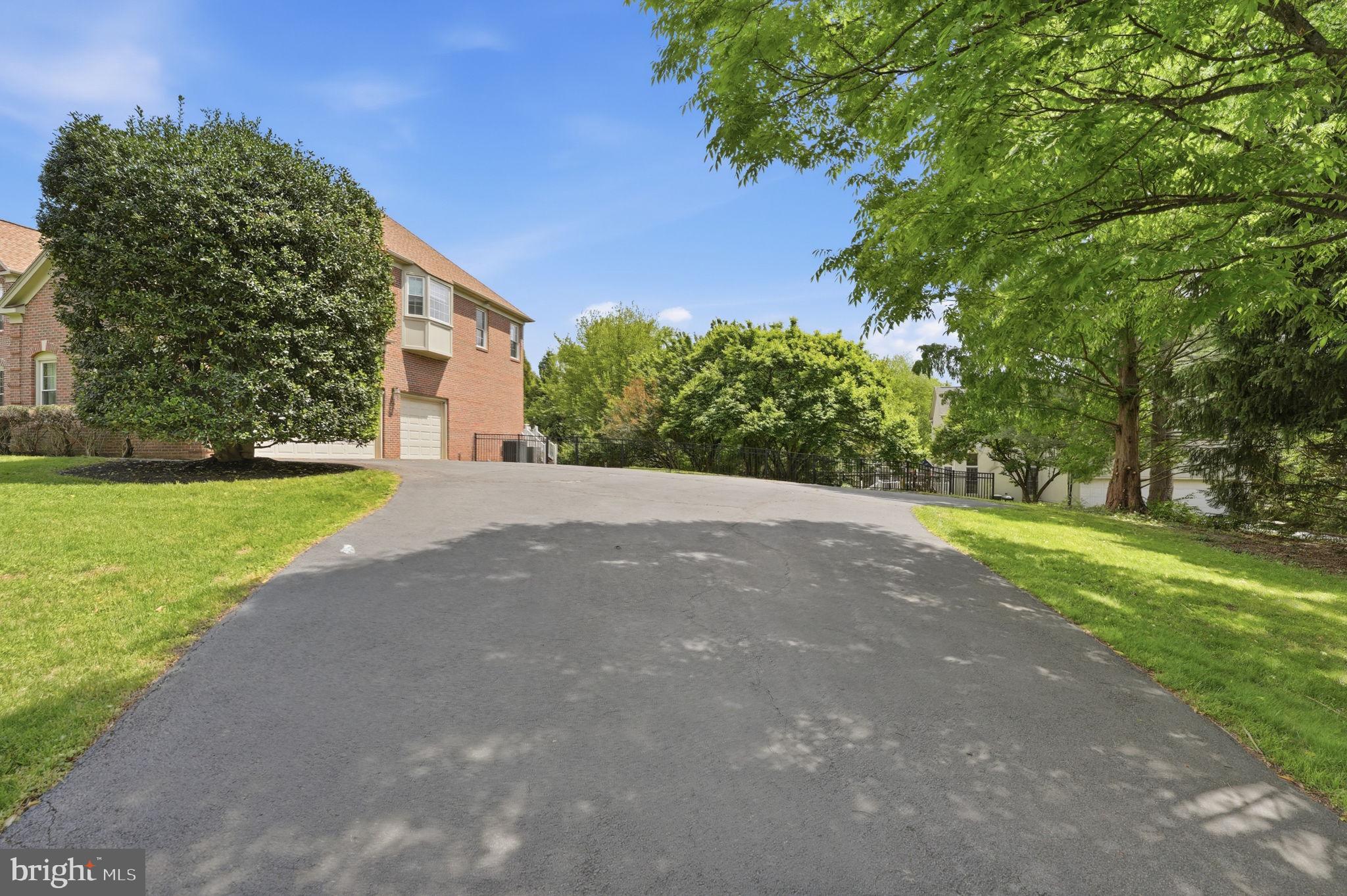 MCLEAN HUNDRED - Residential