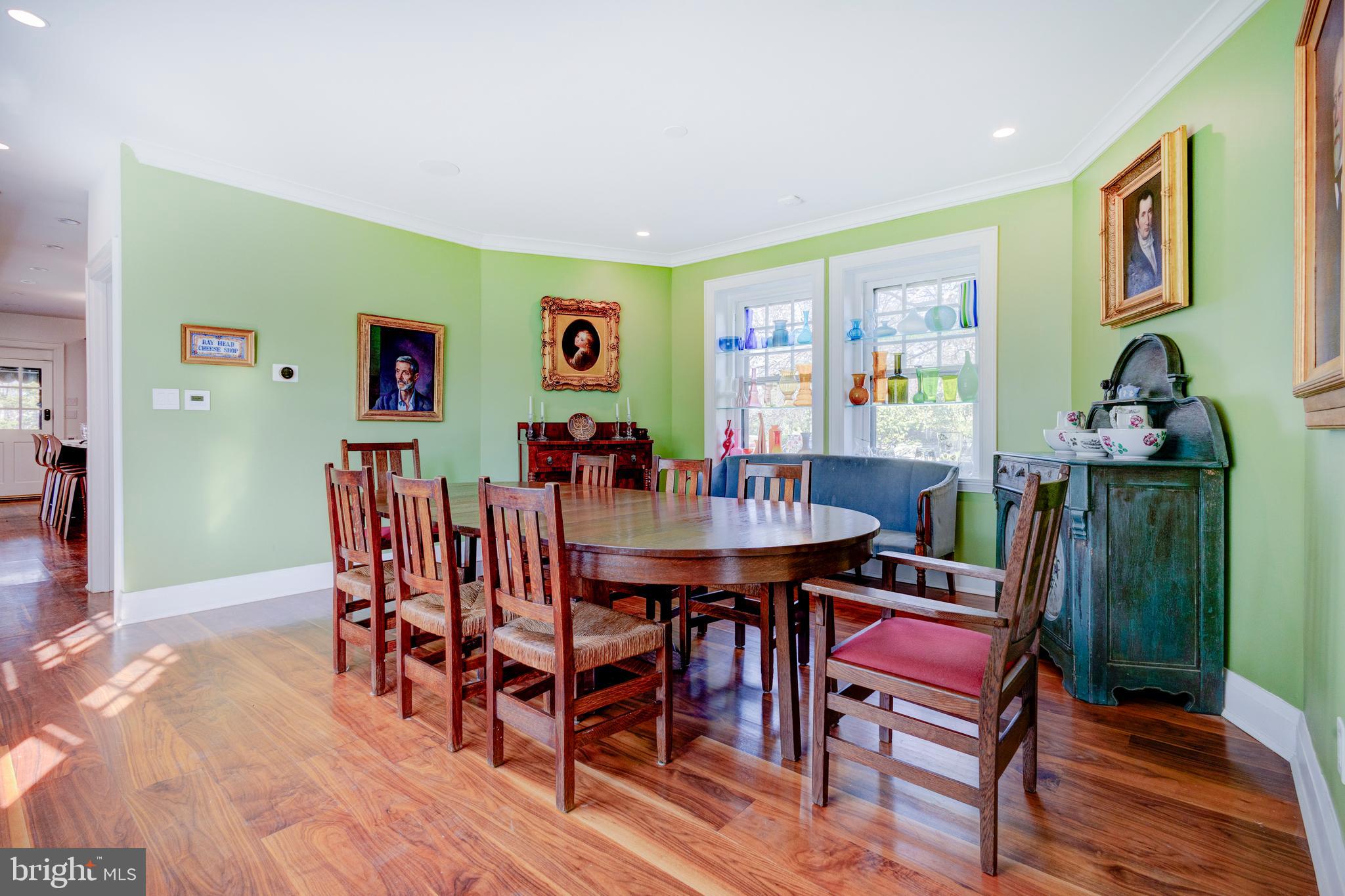 CHESTNUT HILL - Residential