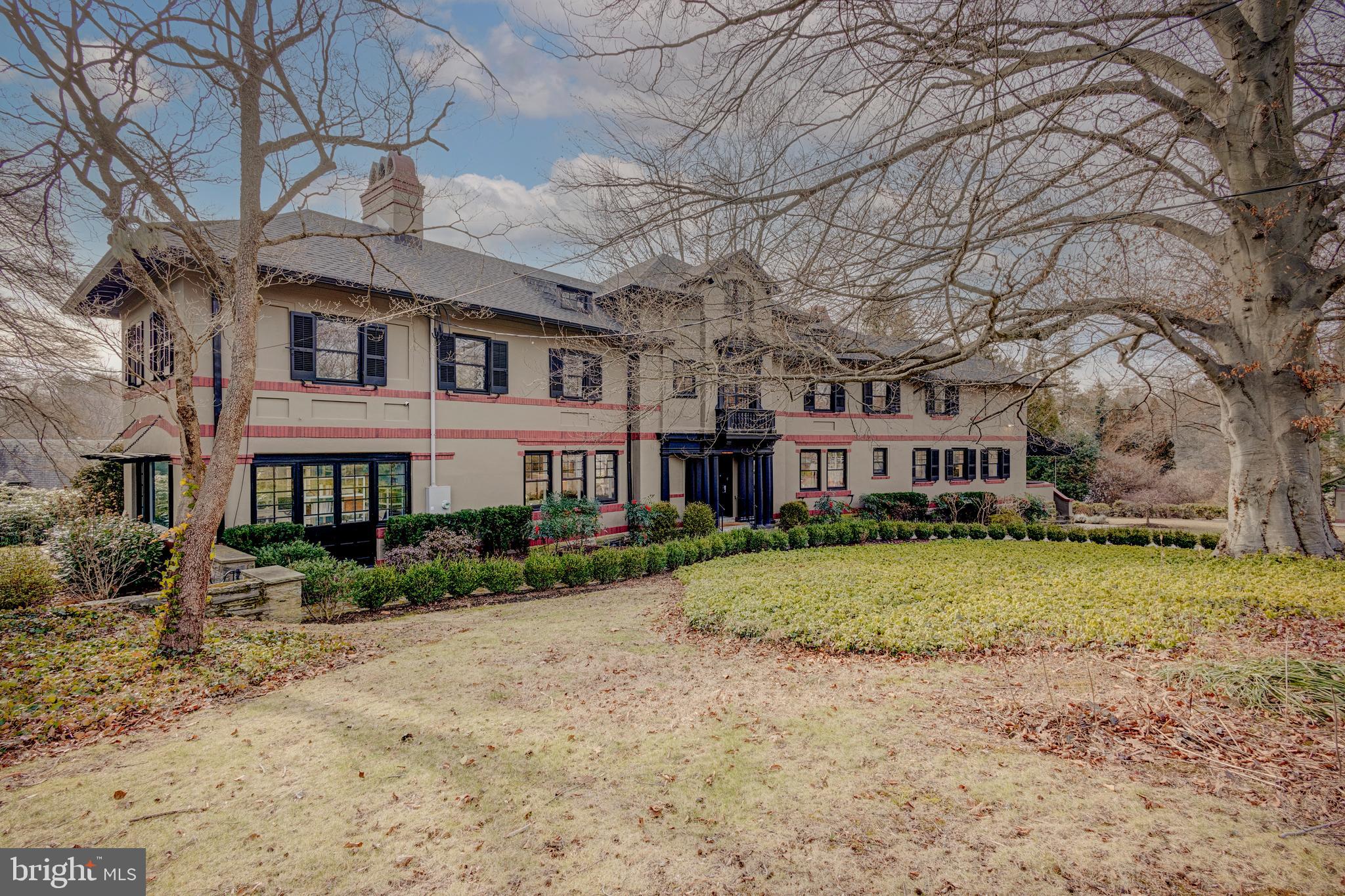 CHESTNUT HILL - Residential
