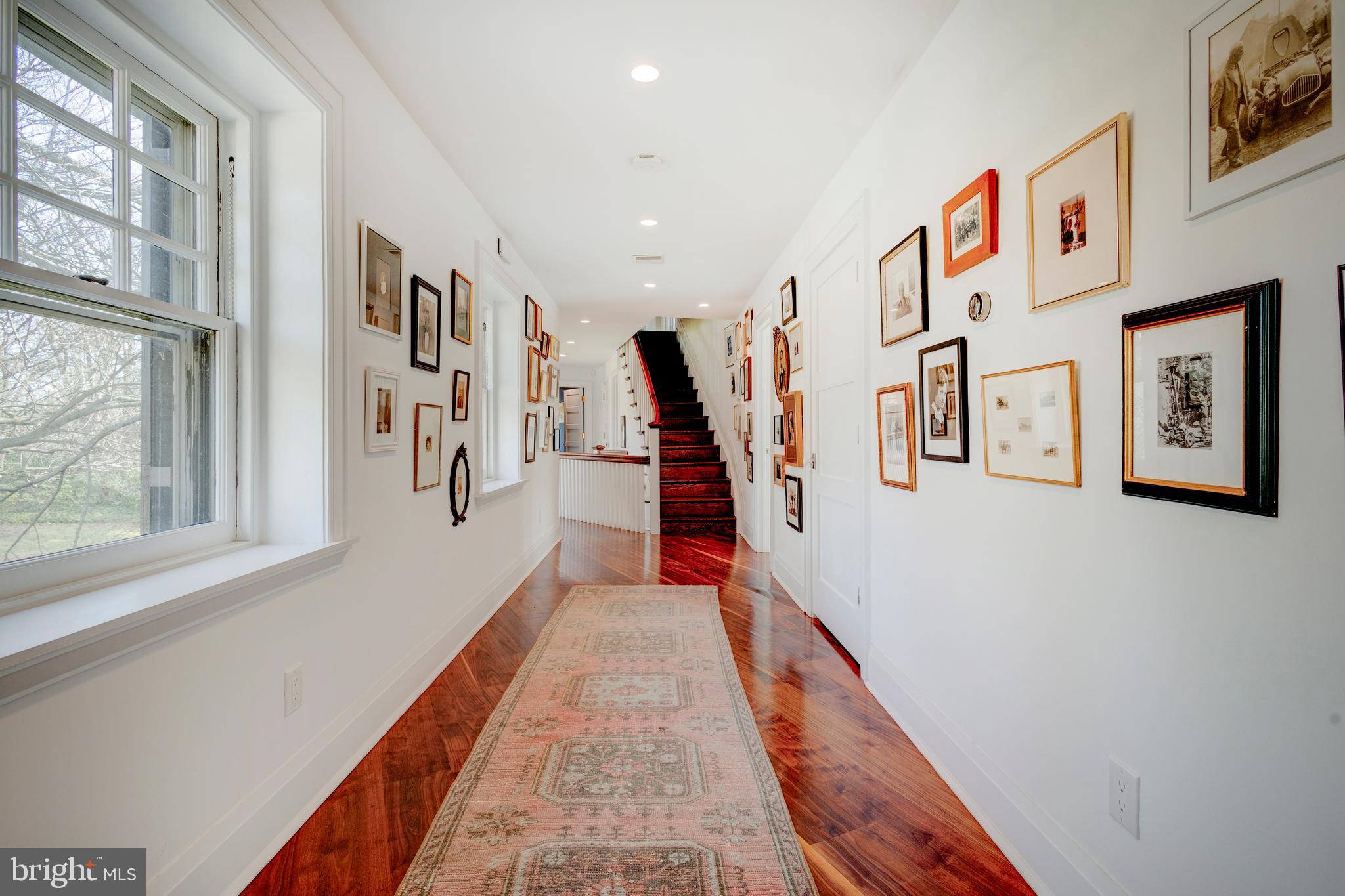 CHESTNUT HILL - Residential