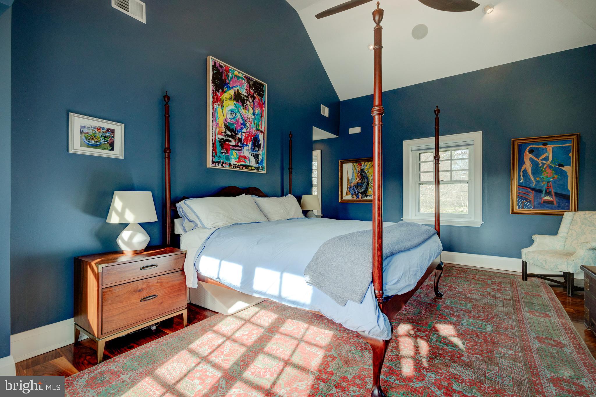 CHESTNUT HILL - Residential
