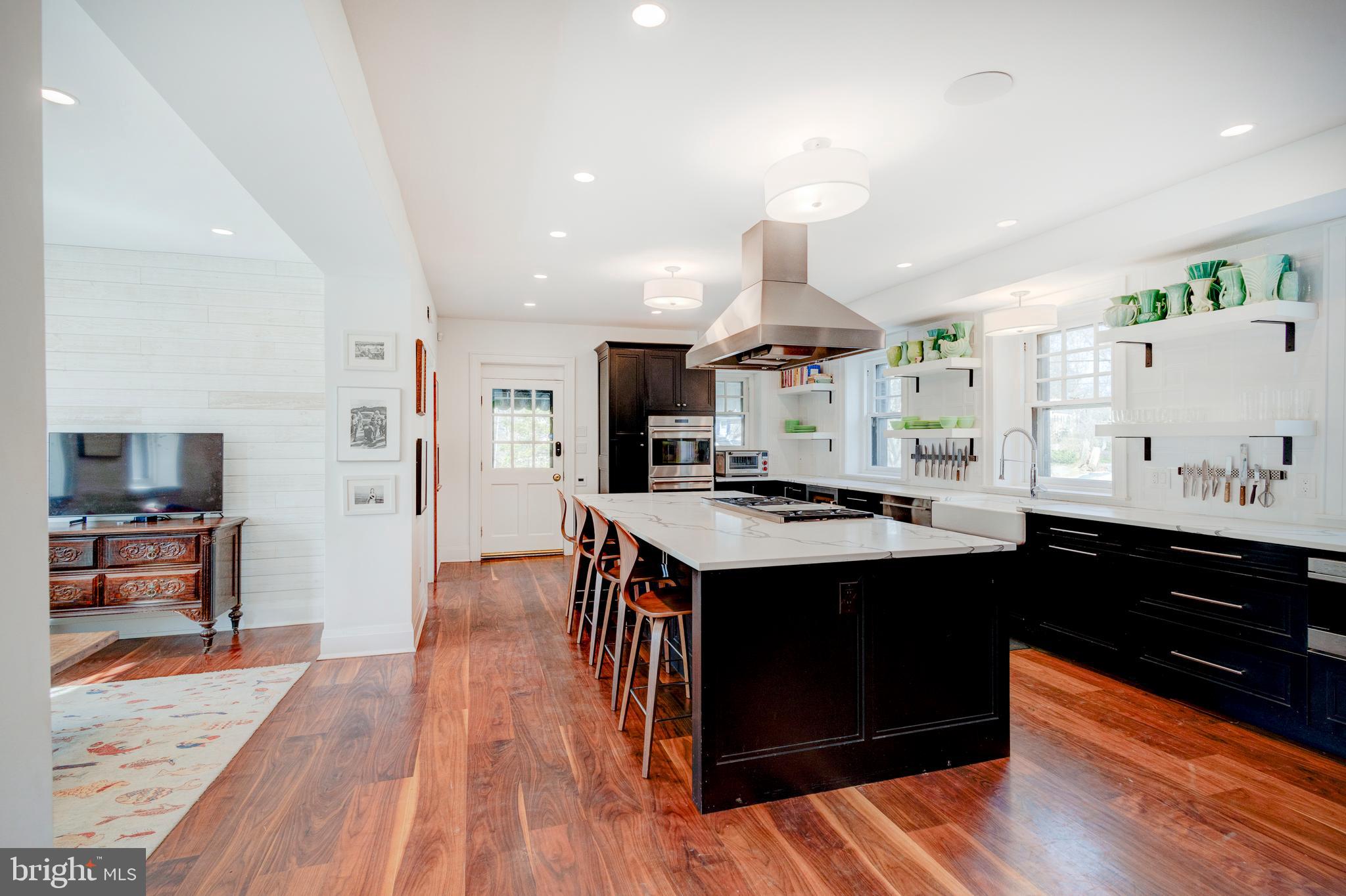CHESTNUT HILL - Residential