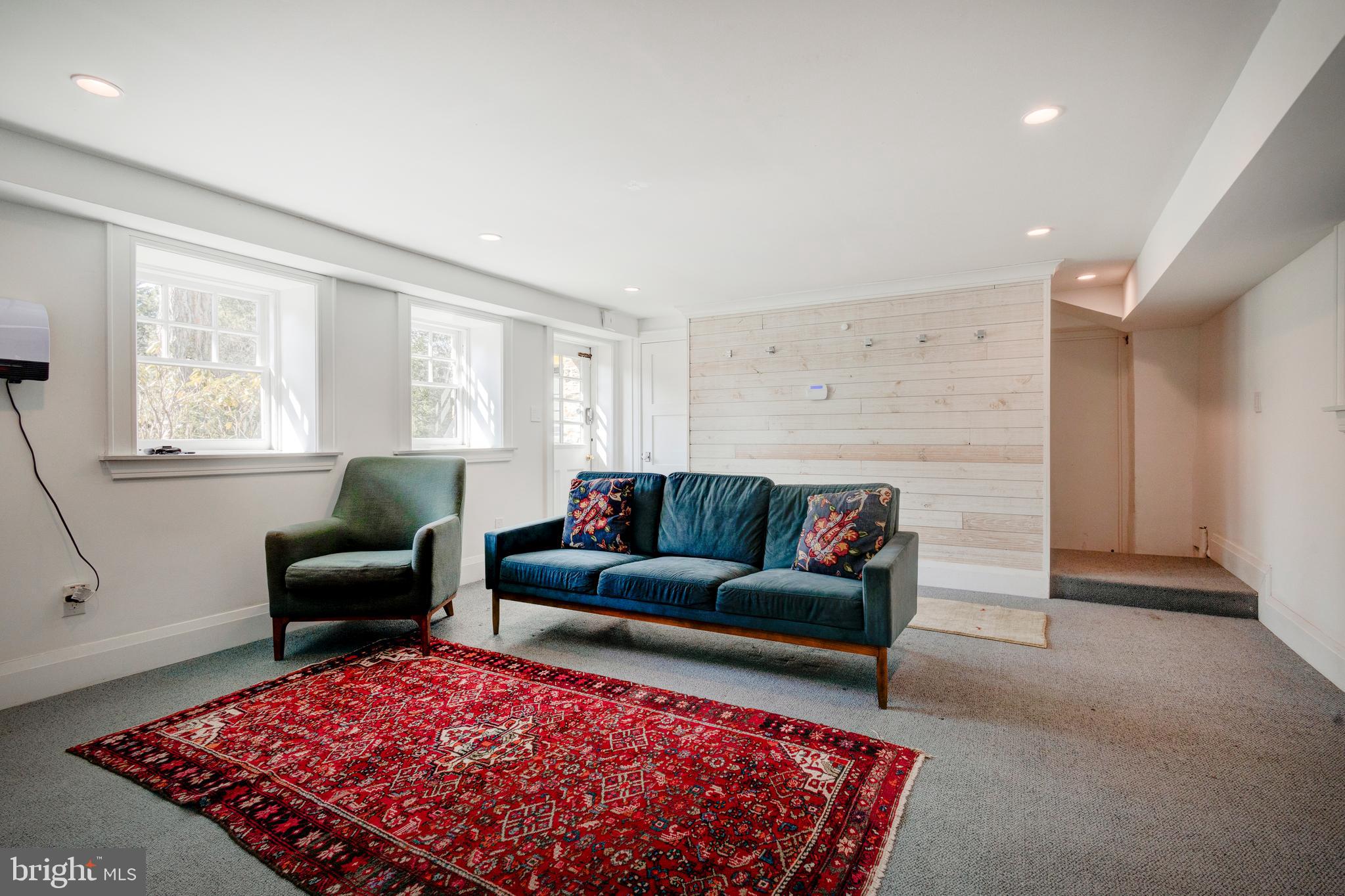CHESTNUT HILL - Residential