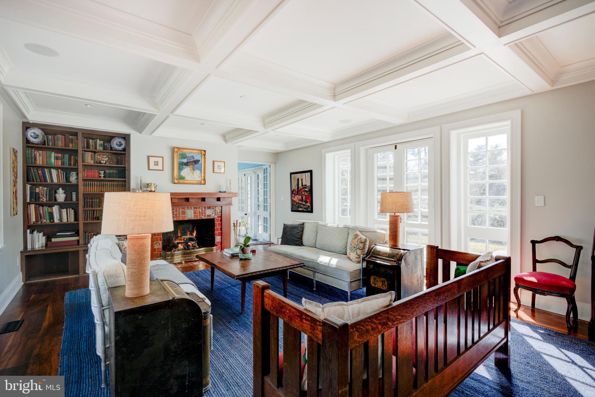 CHESTNUT HILL - Residential