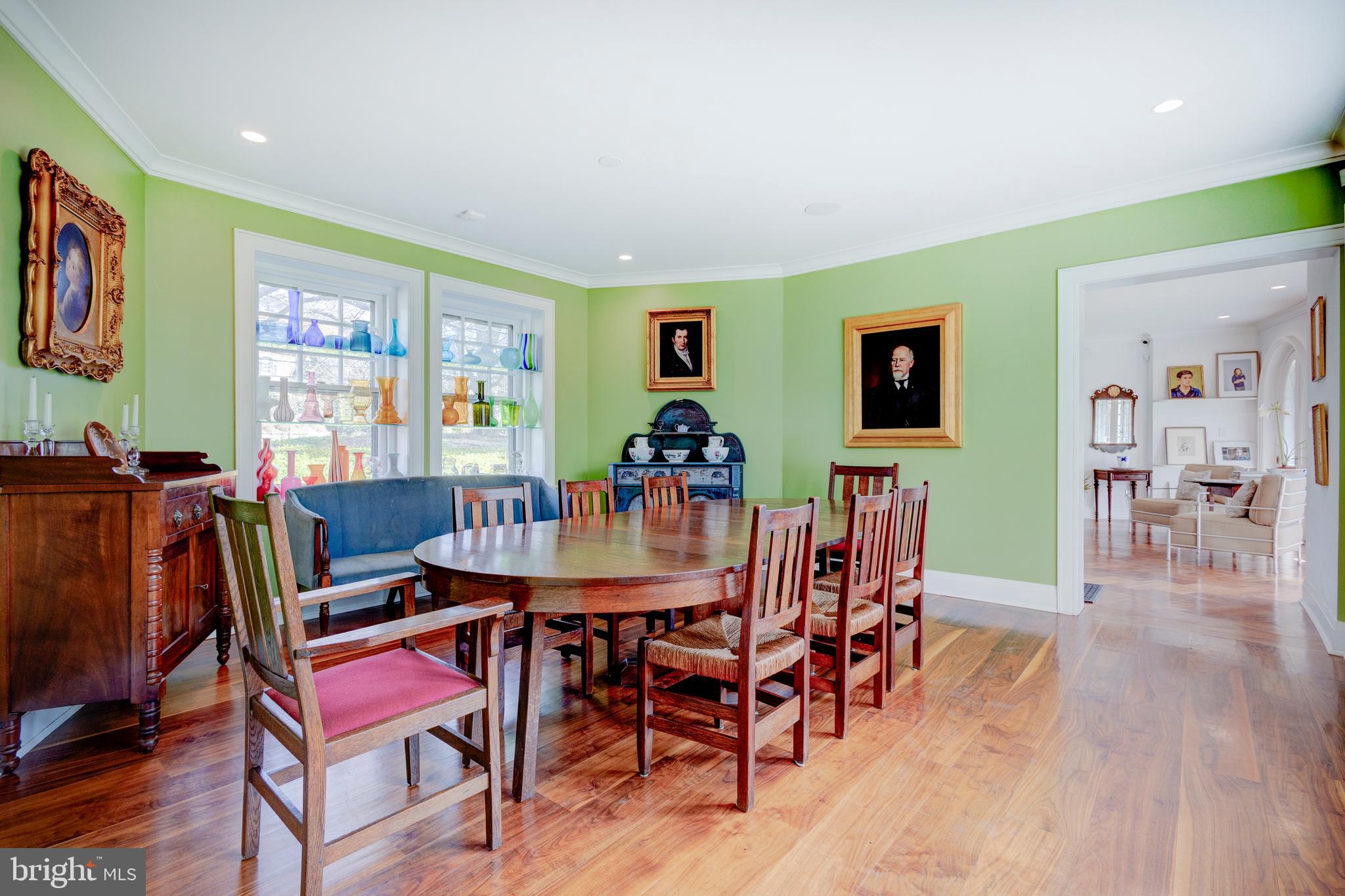 CHESTNUT HILL - Residential