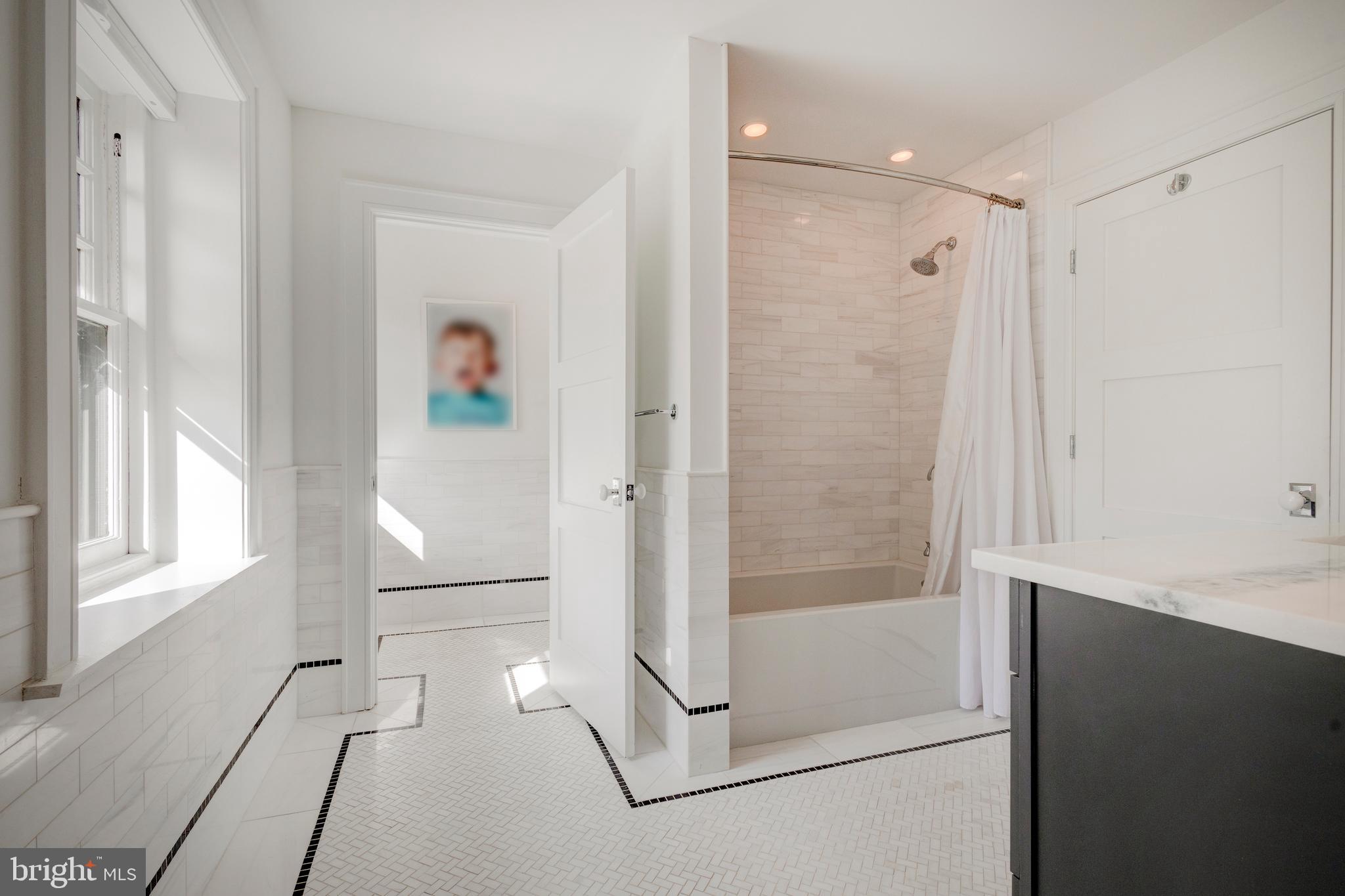 CHESTNUT HILL - Residential