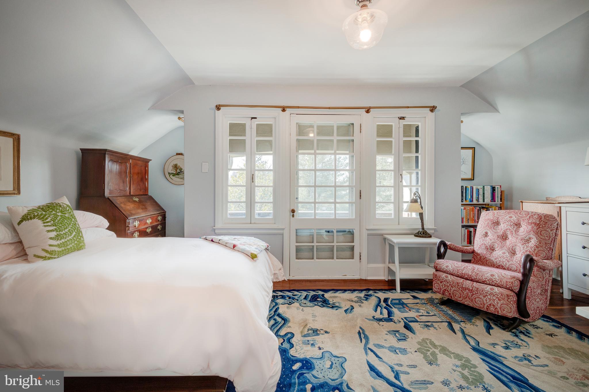 CHESTNUT HILL - Residential