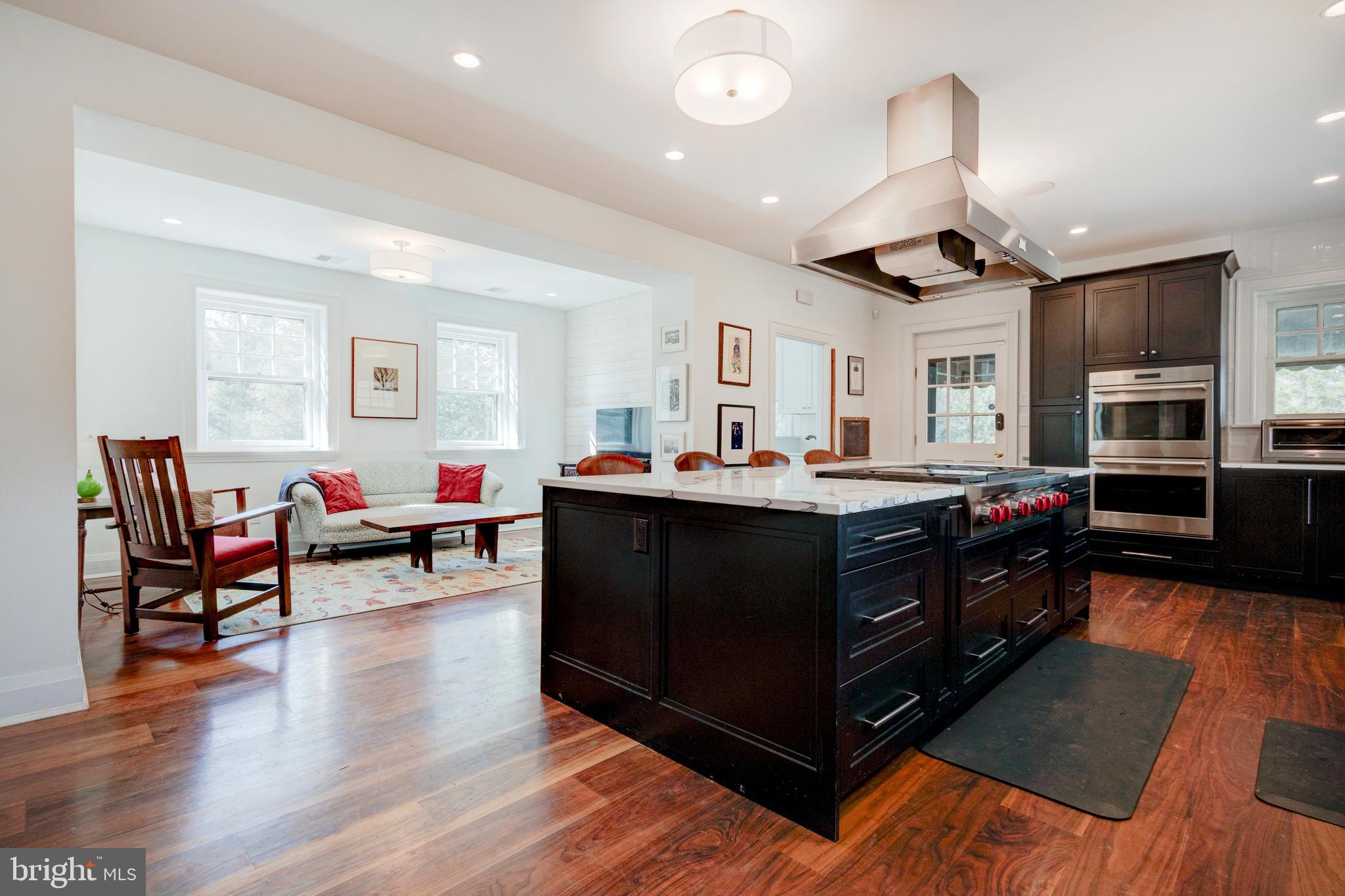 CHESTNUT HILL - Residential