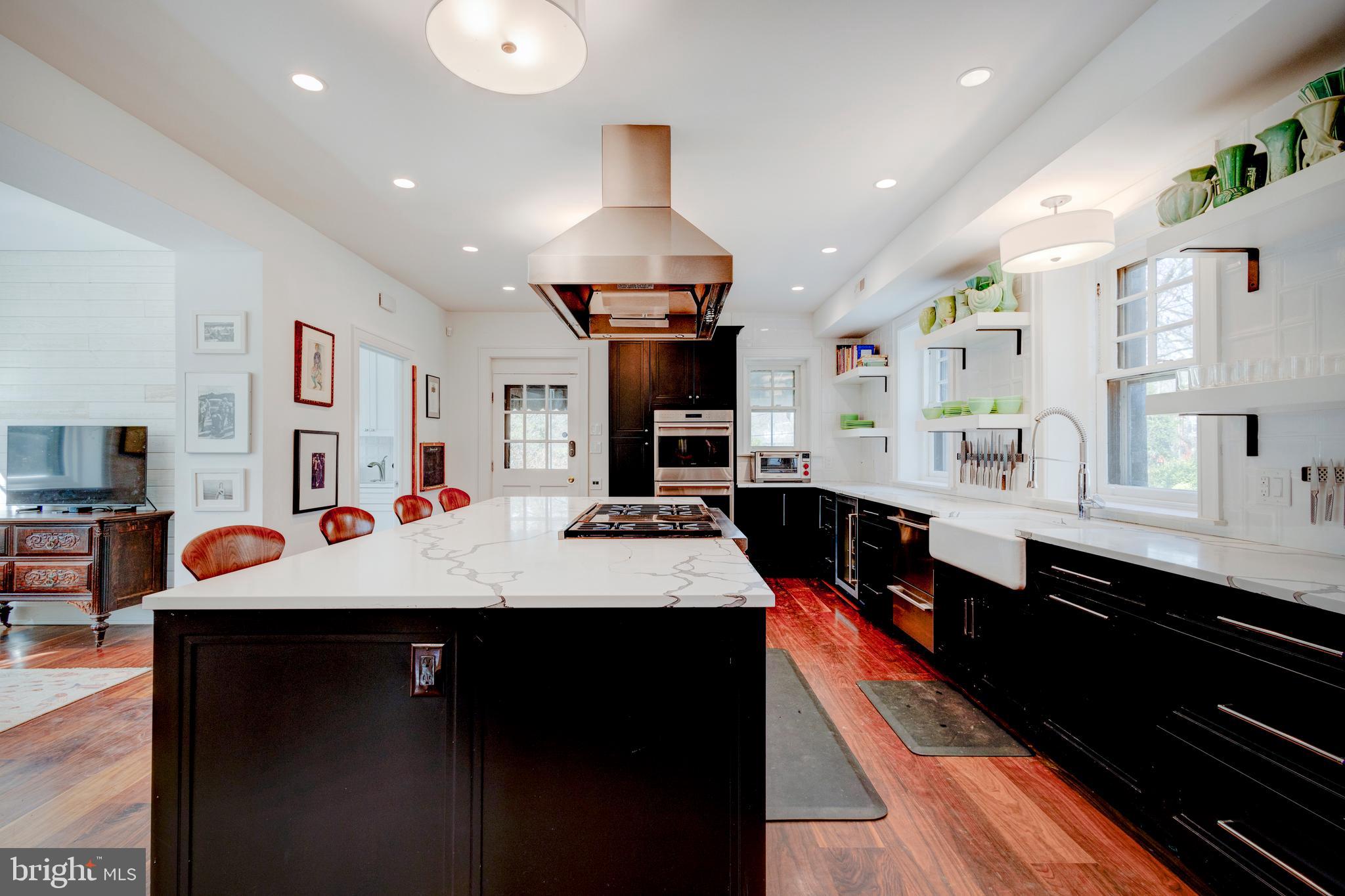 CHESTNUT HILL - Residential