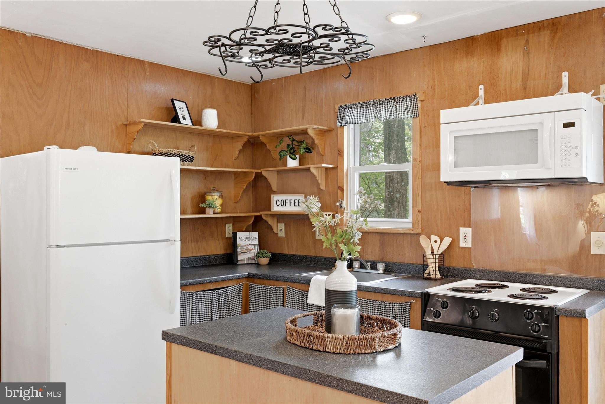 ROBINWOOD RETREAT - Residential