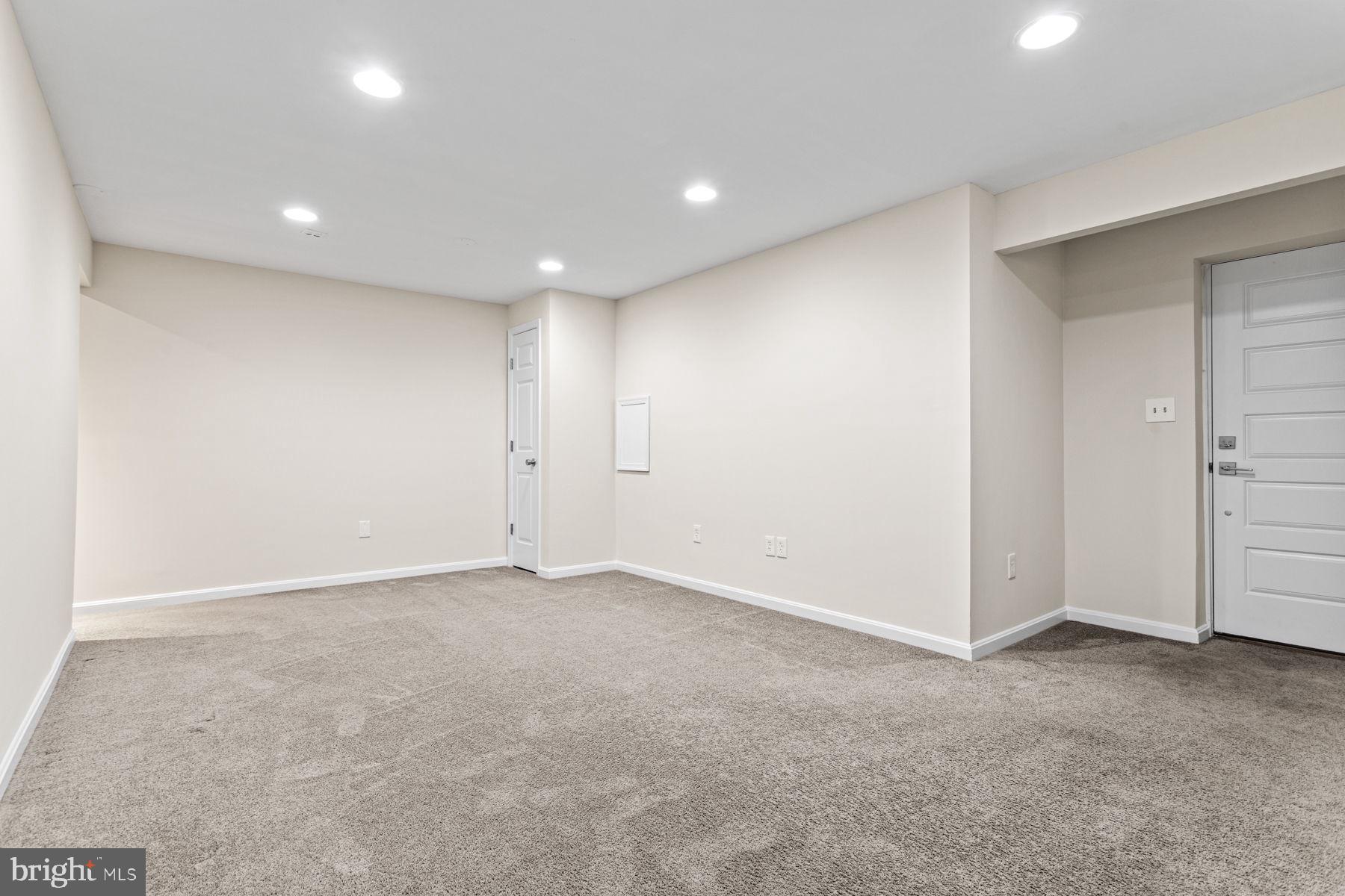 LAKE ANITA LOUISE - Residential Lease