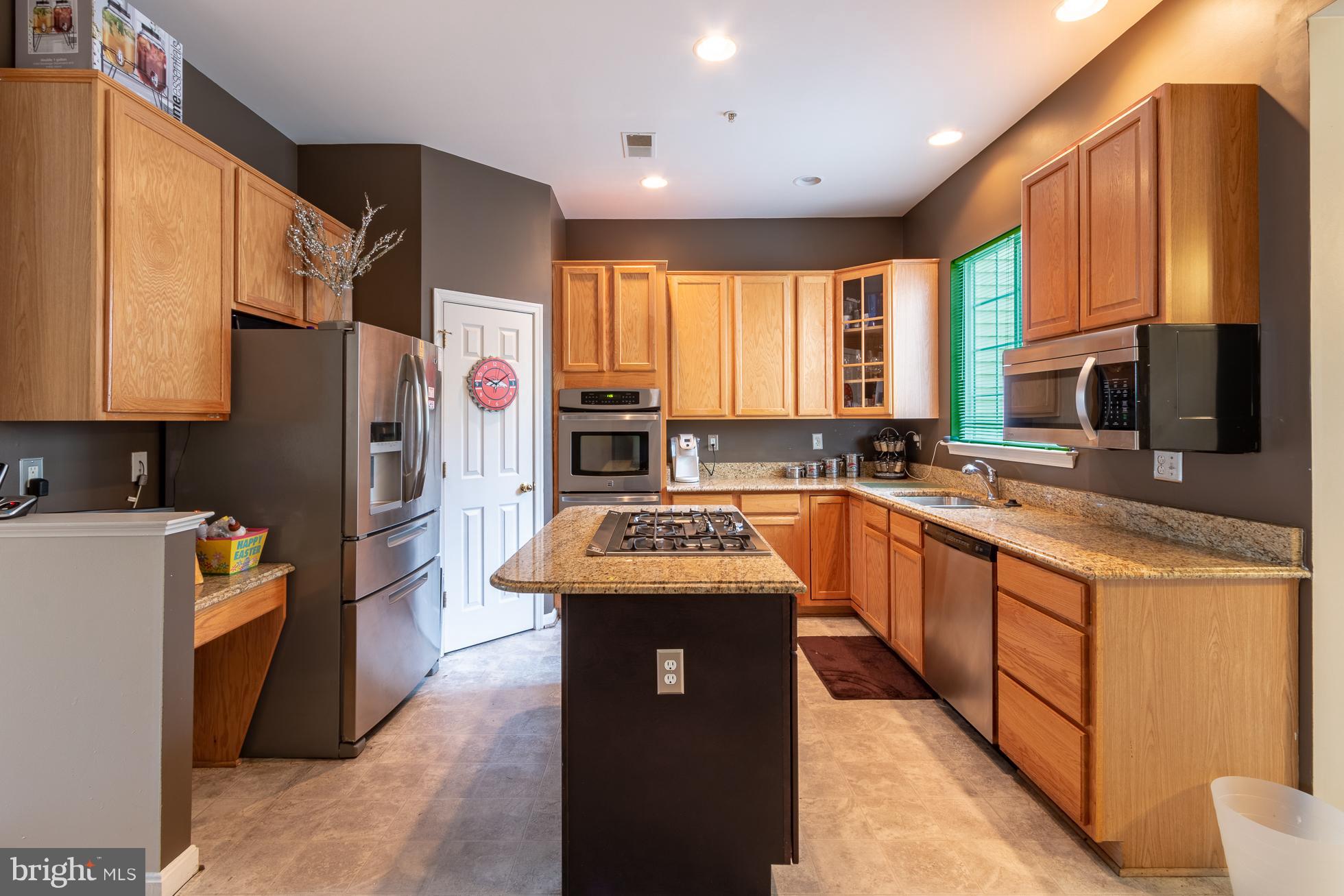 SEVEN OAKS - Residential