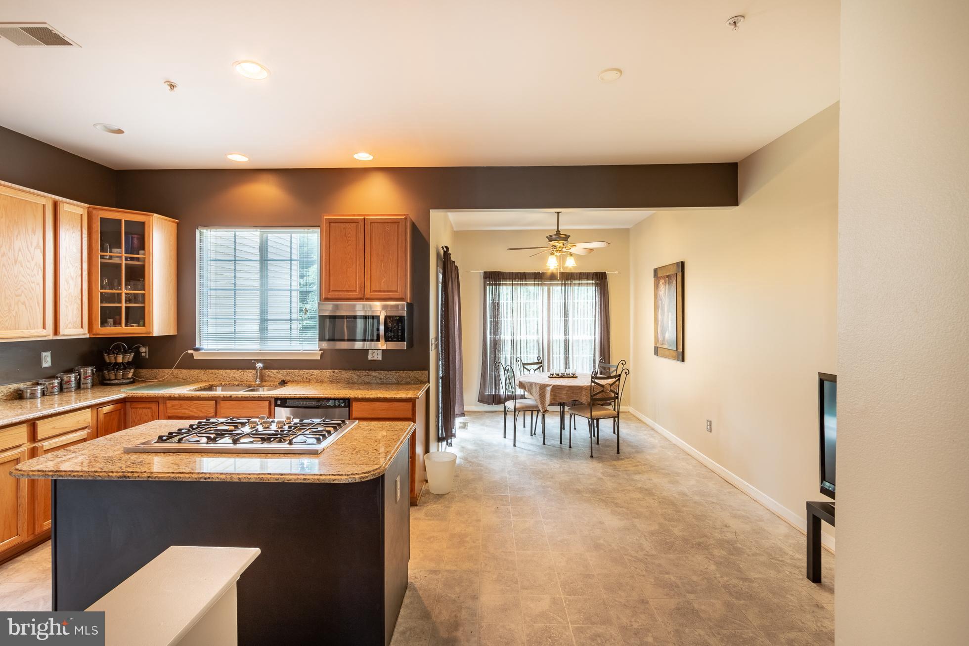 SEVEN OAKS - Residential