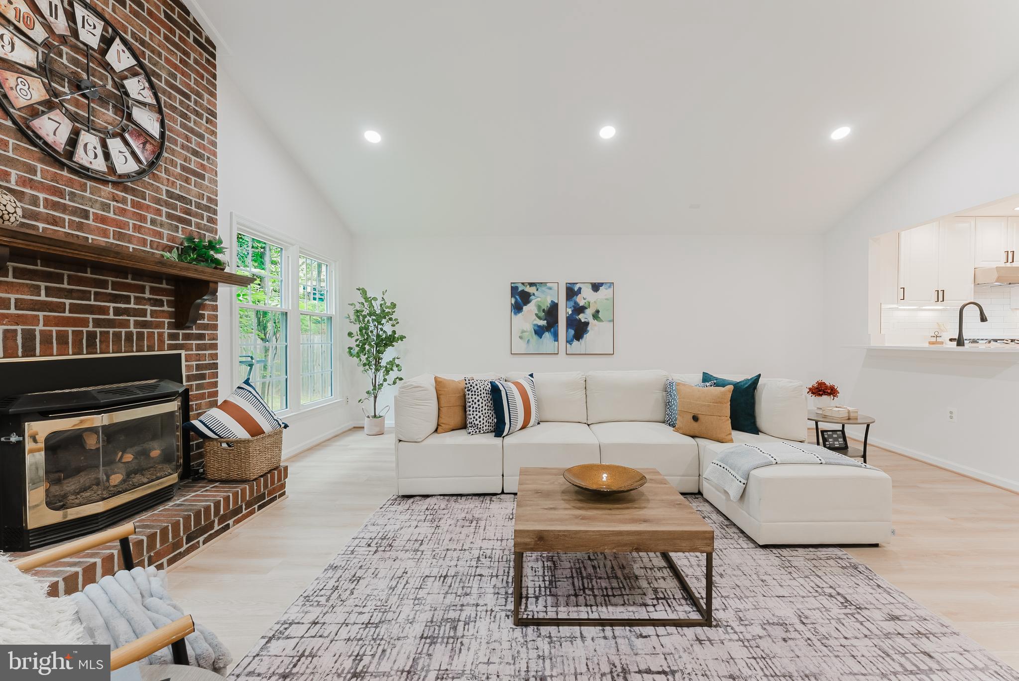 LONGWOOD KNOLLS - Residential