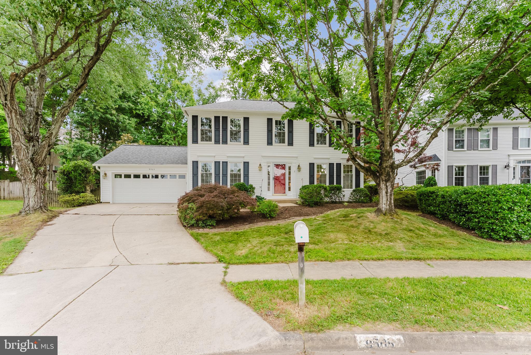 LONGWOOD KNOLLS - Residential