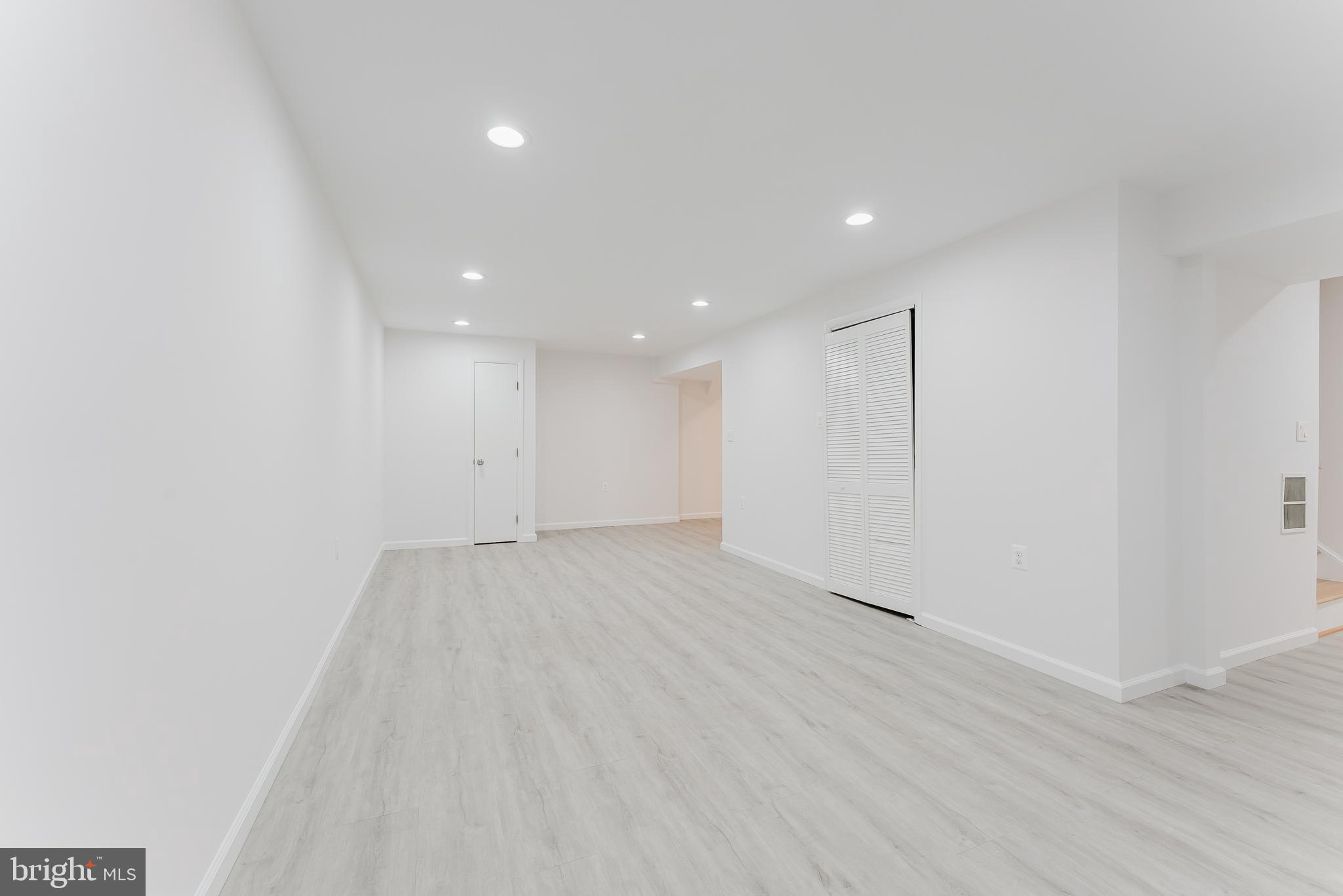 LONGWOOD KNOLLS - Residential