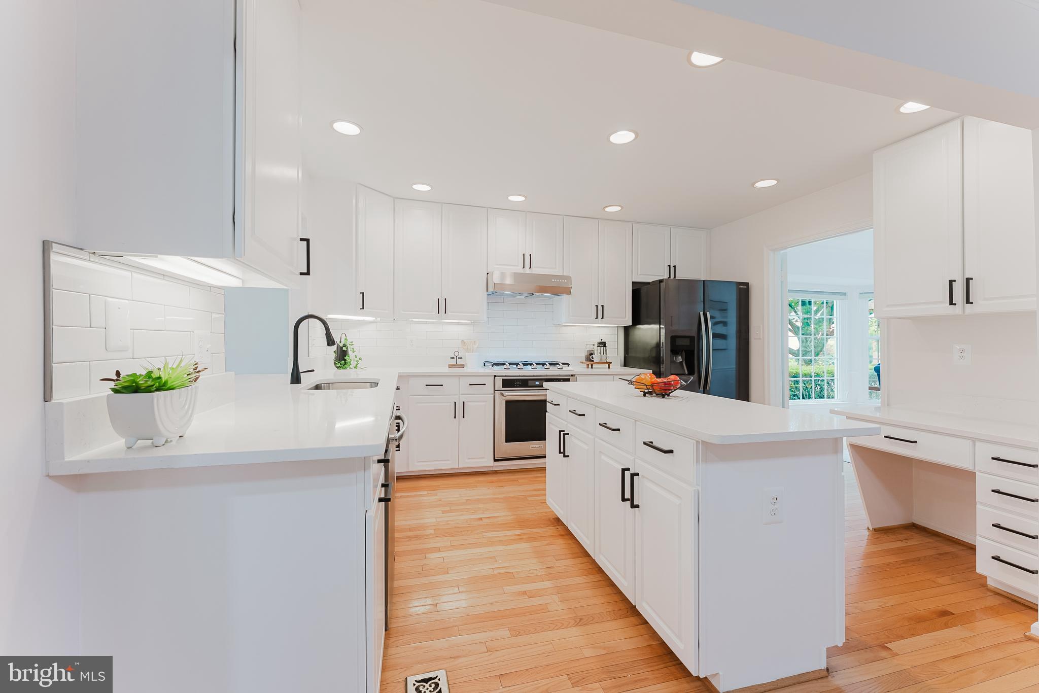LONGWOOD KNOLLS - Residential