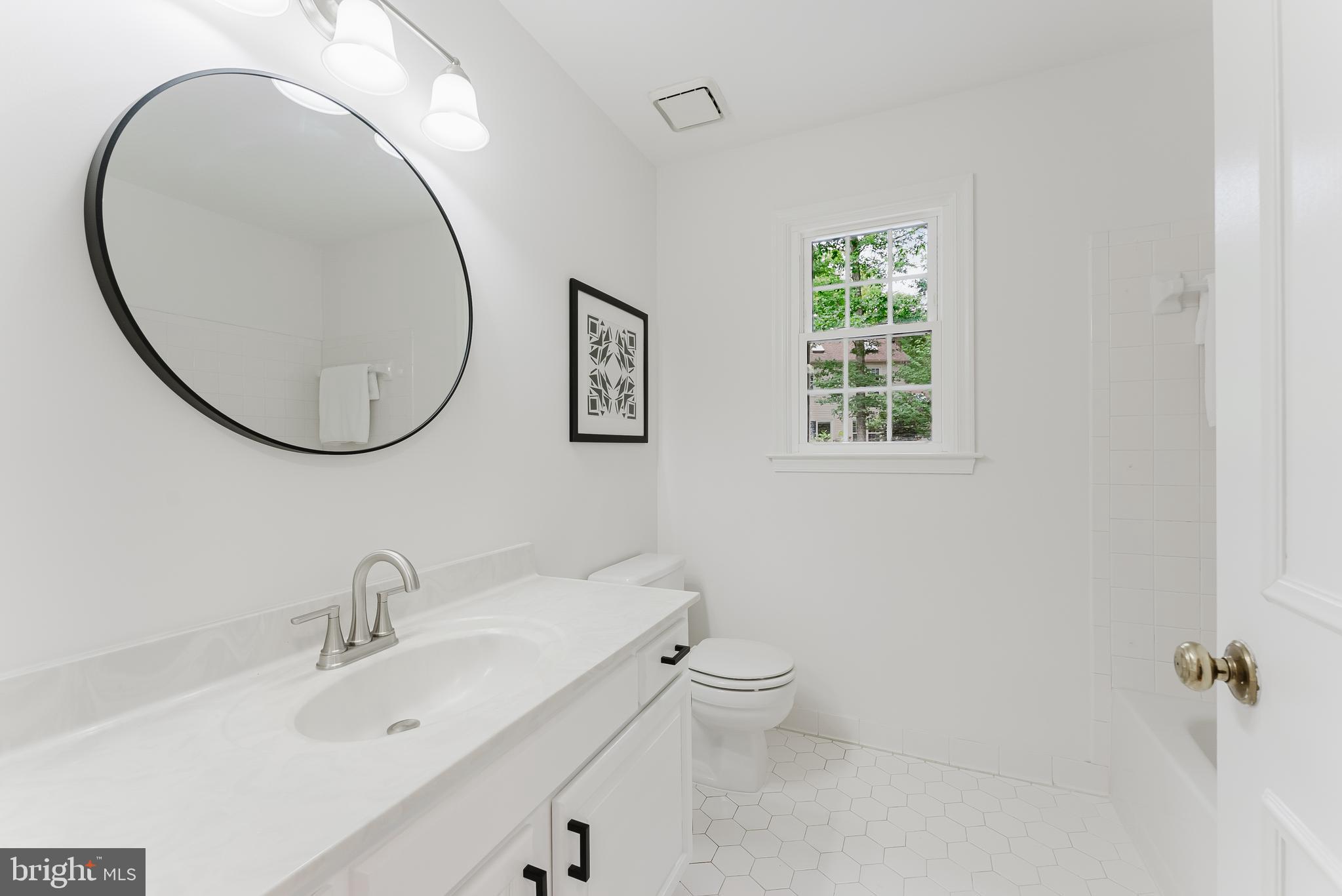 LONGWOOD KNOLLS - Residential