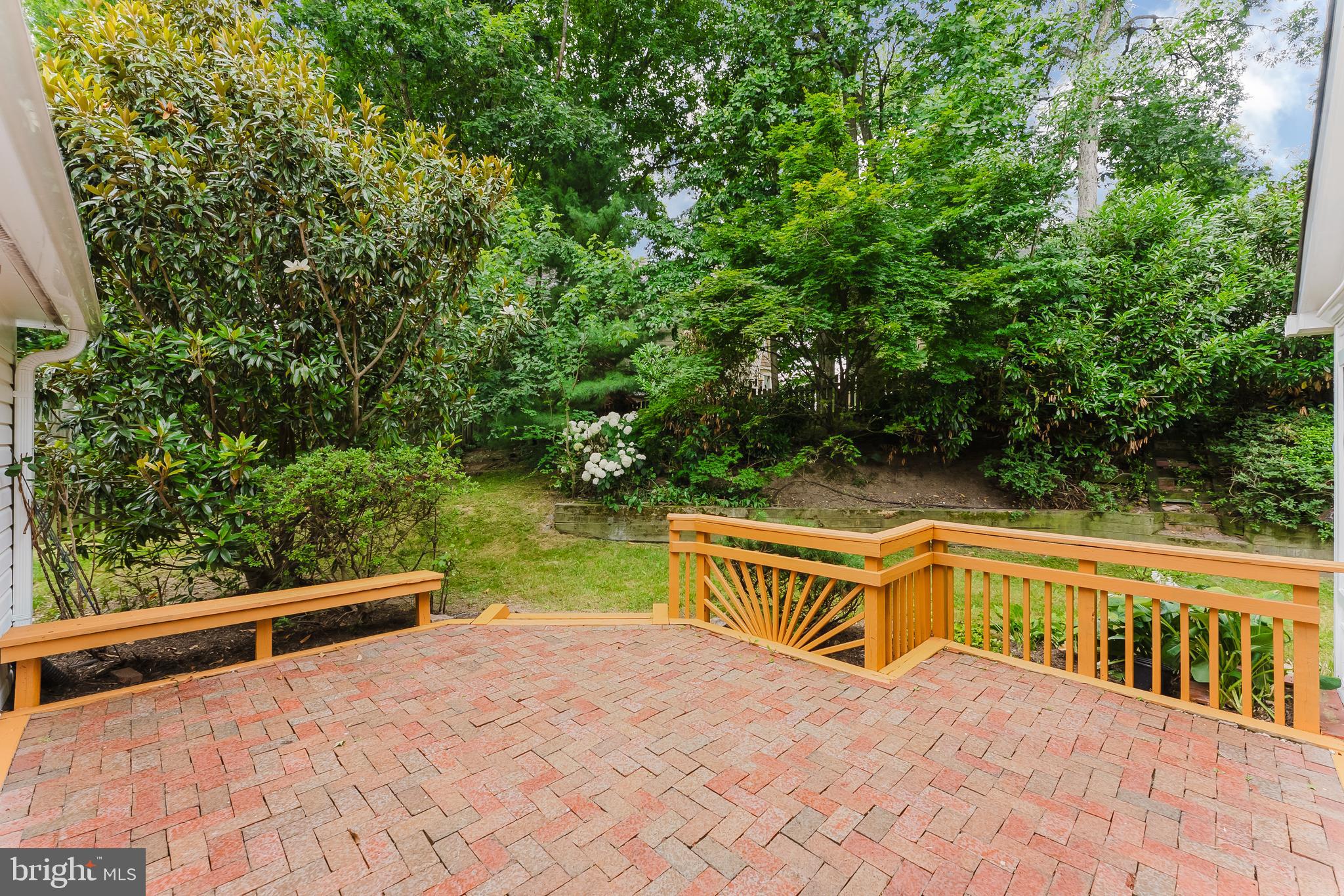 LONGWOOD KNOLLS - Residential