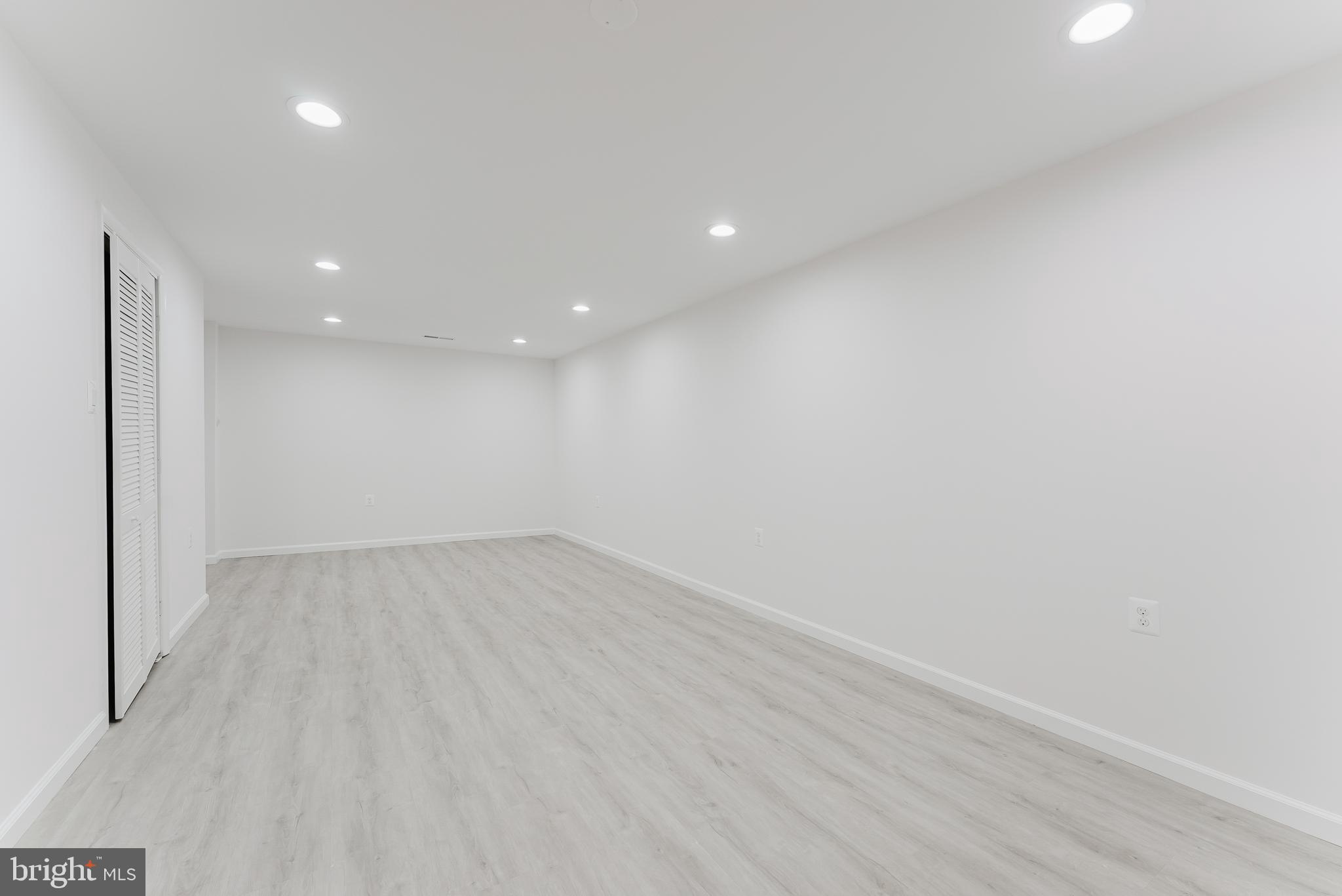 LONGWOOD KNOLLS - Residential