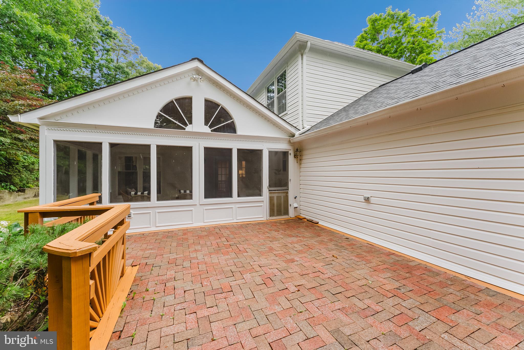 LONGWOOD KNOLLS - Residential