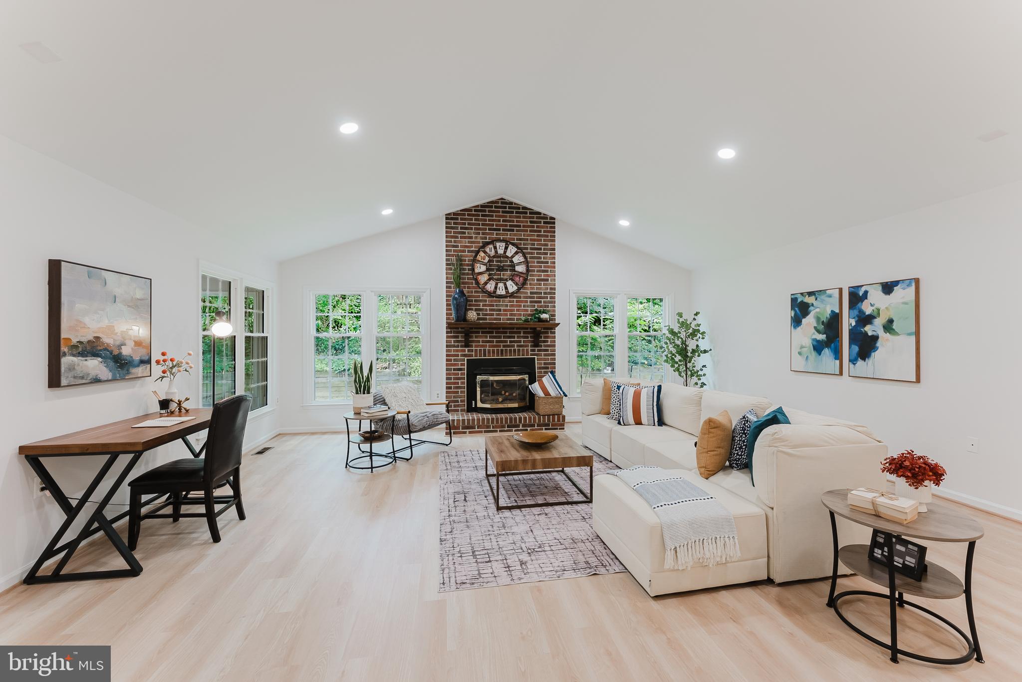 LONGWOOD KNOLLS - Residential