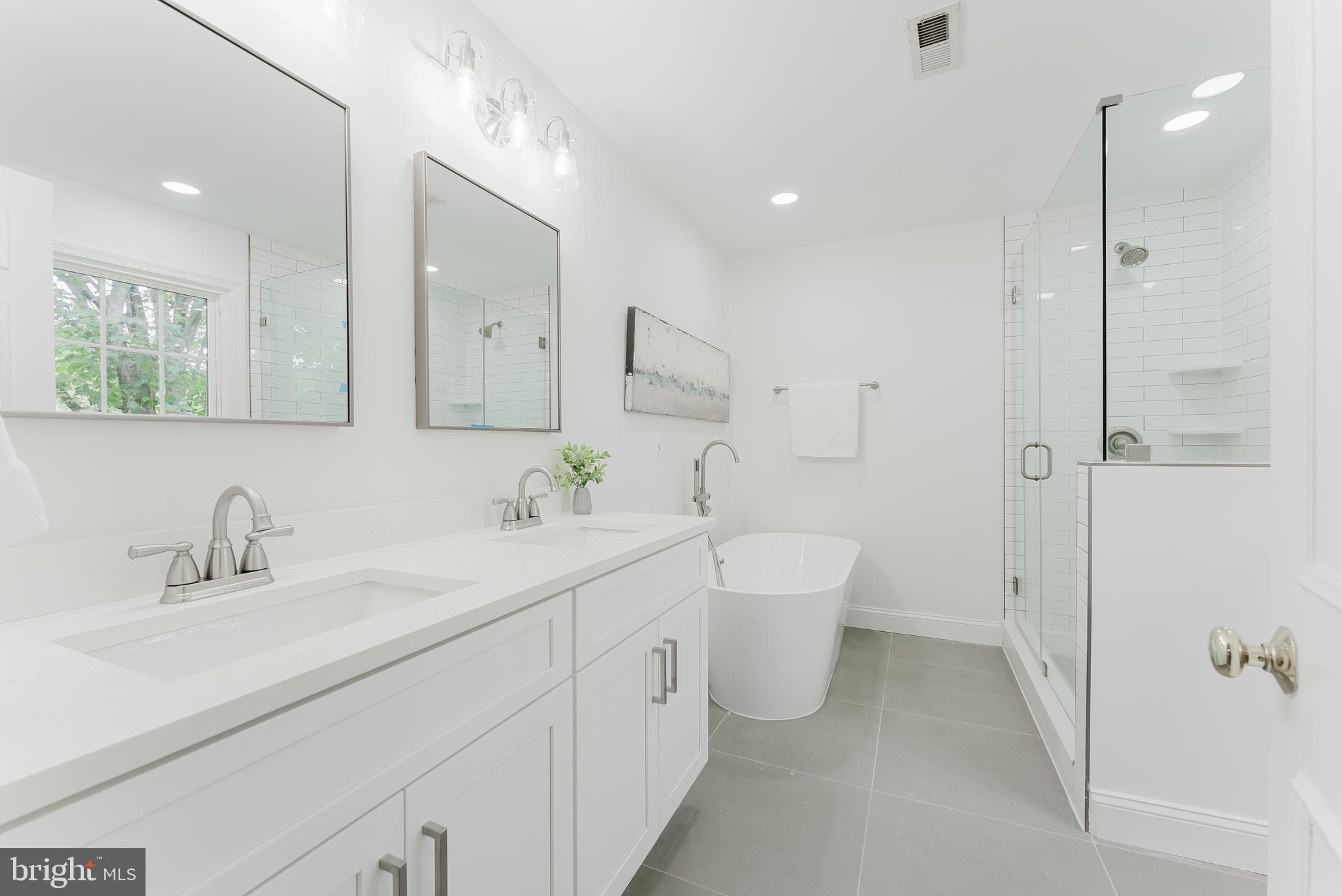 LONGWOOD KNOLLS - Residential