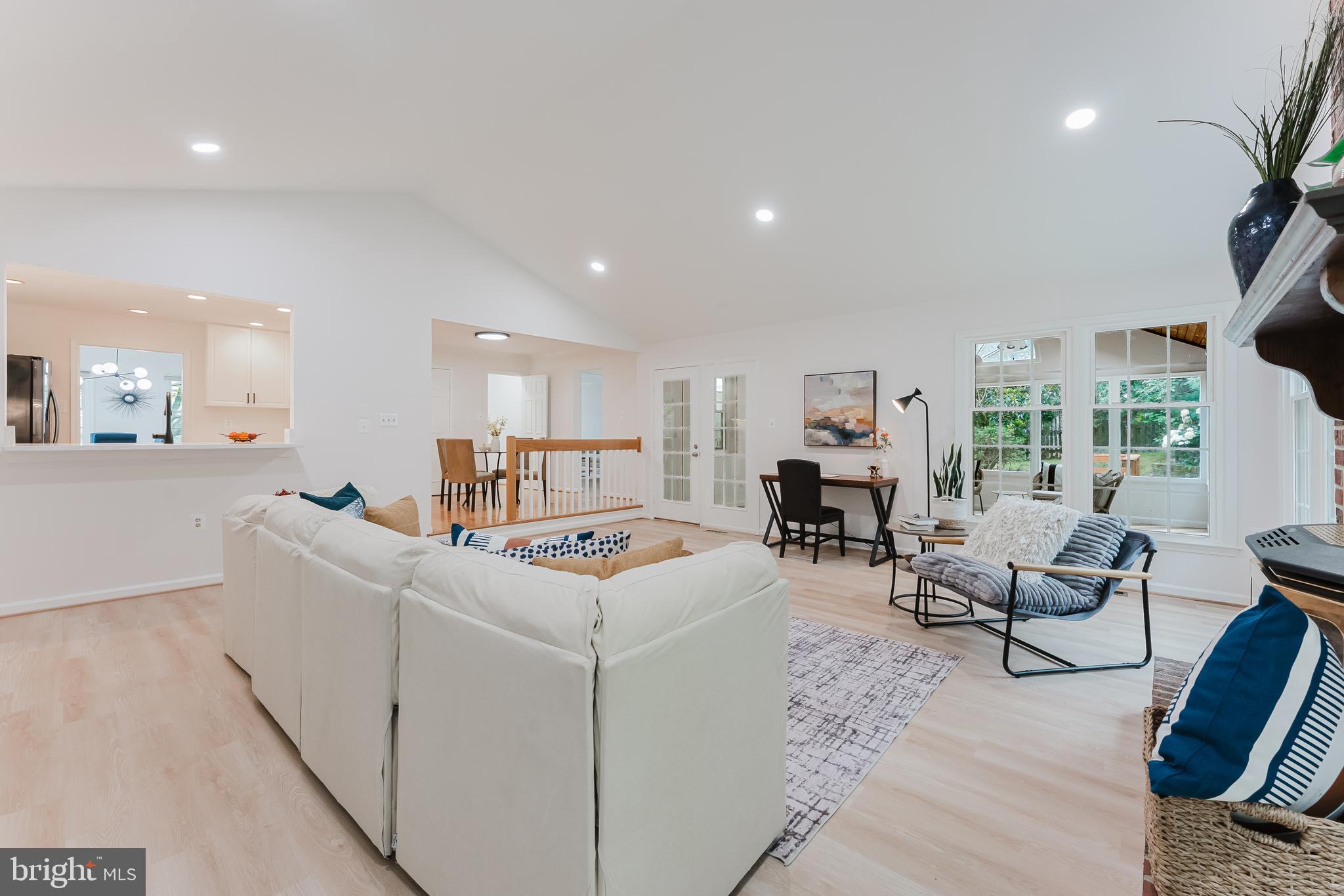 LONGWOOD KNOLLS - Residential