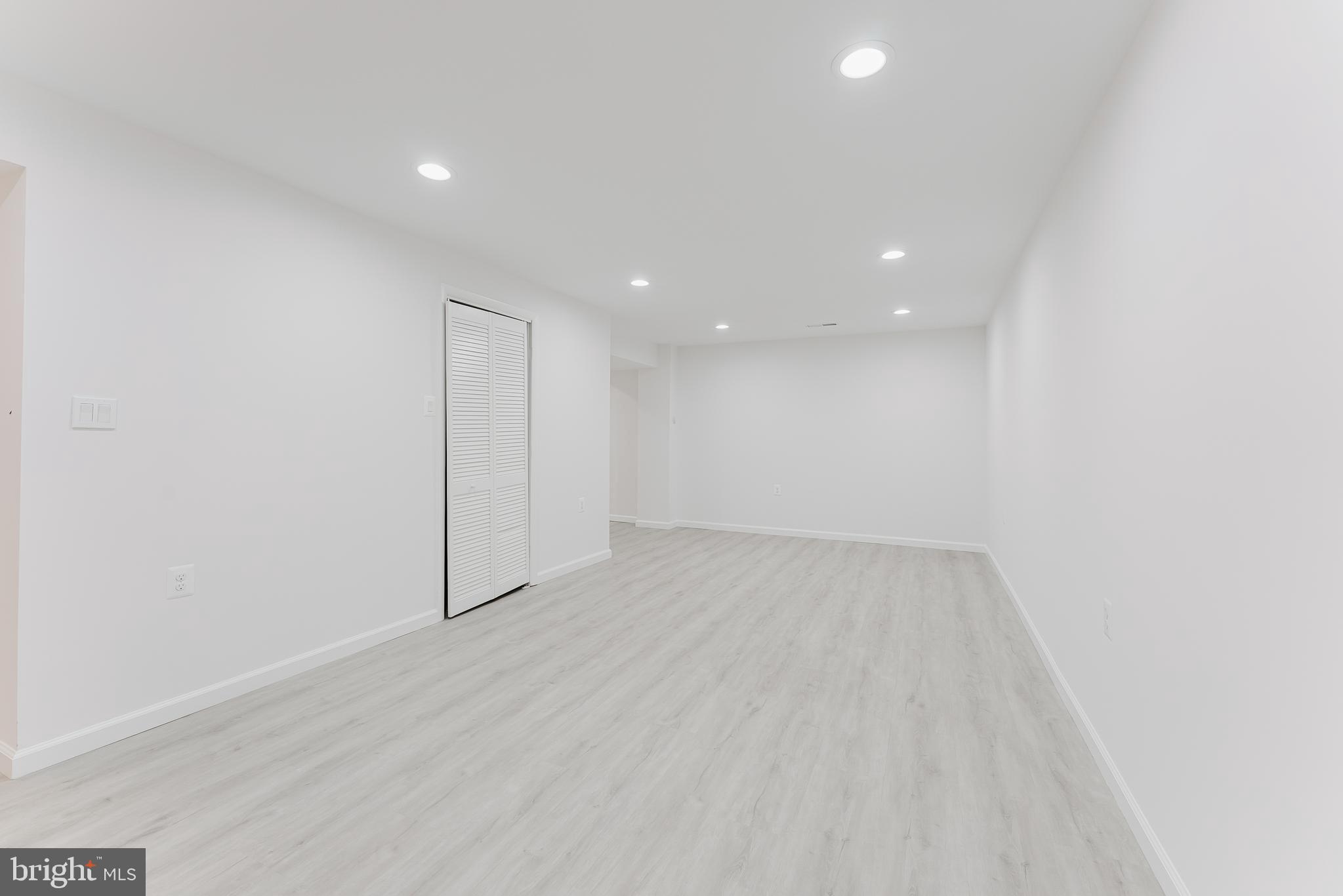 LONGWOOD KNOLLS - Residential
