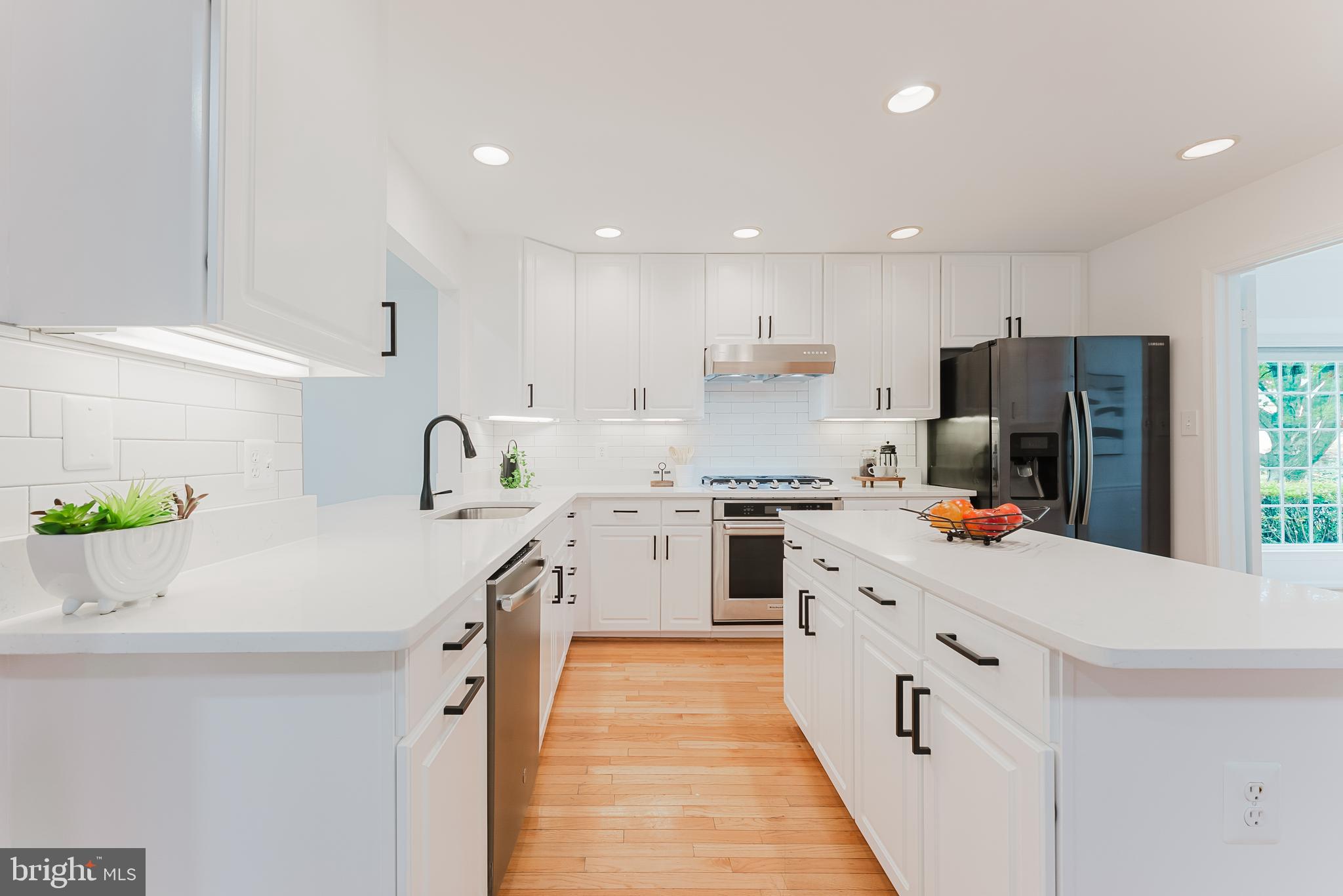LONGWOOD KNOLLS - Residential