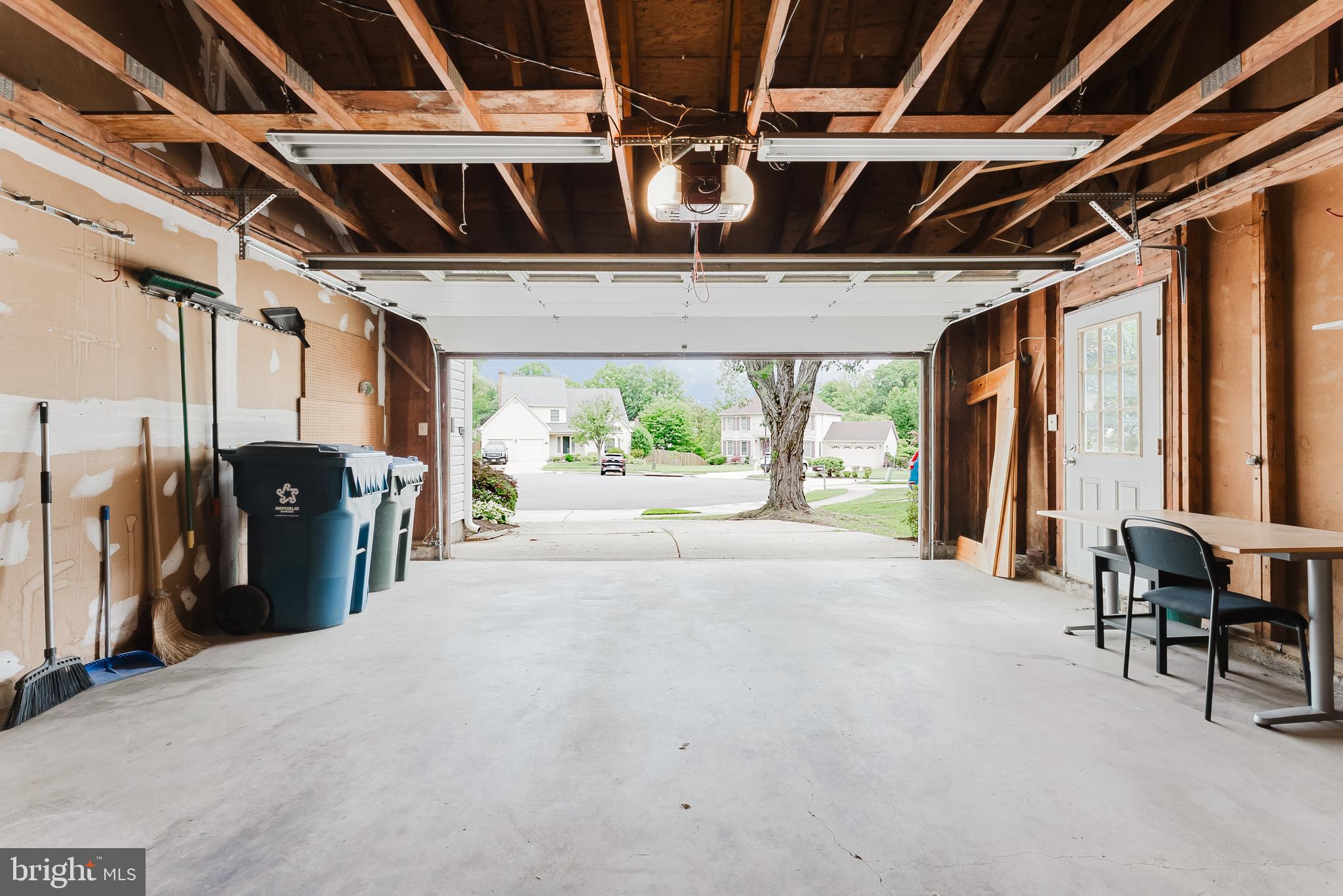 LONGWOOD KNOLLS - Residential