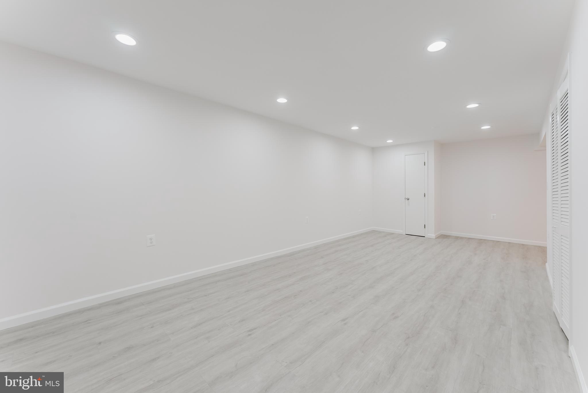 LONGWOOD KNOLLS - Residential