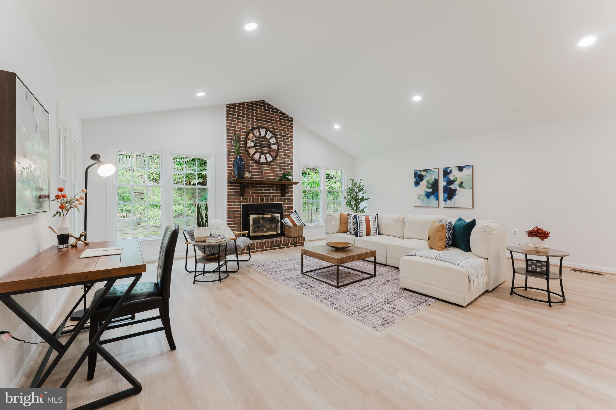 LONGWOOD KNOLLS - Residential