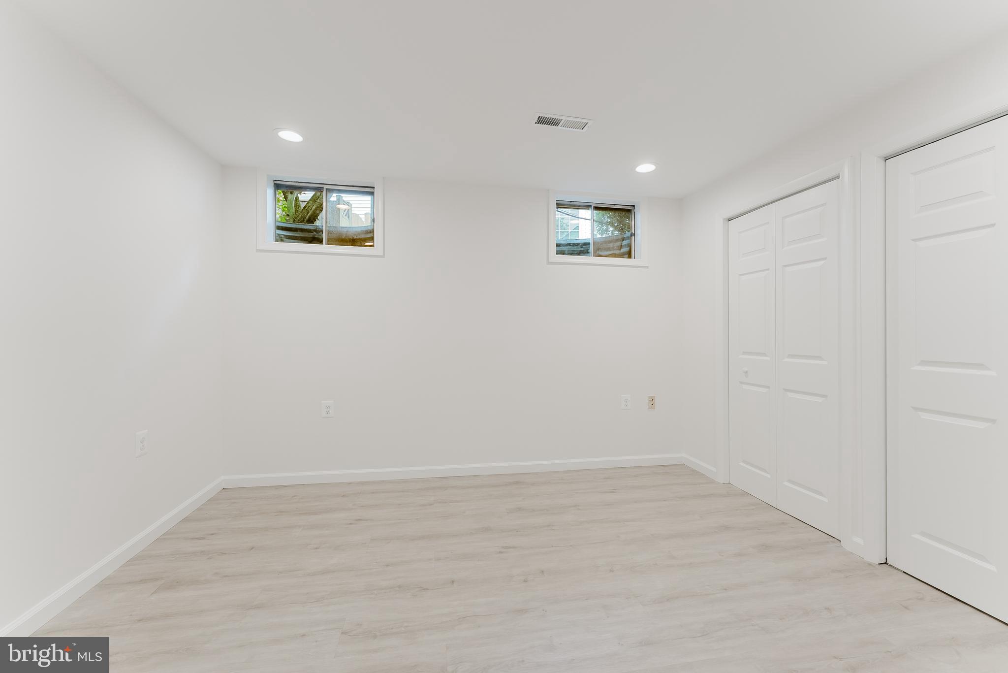 LONGWOOD KNOLLS - Residential
