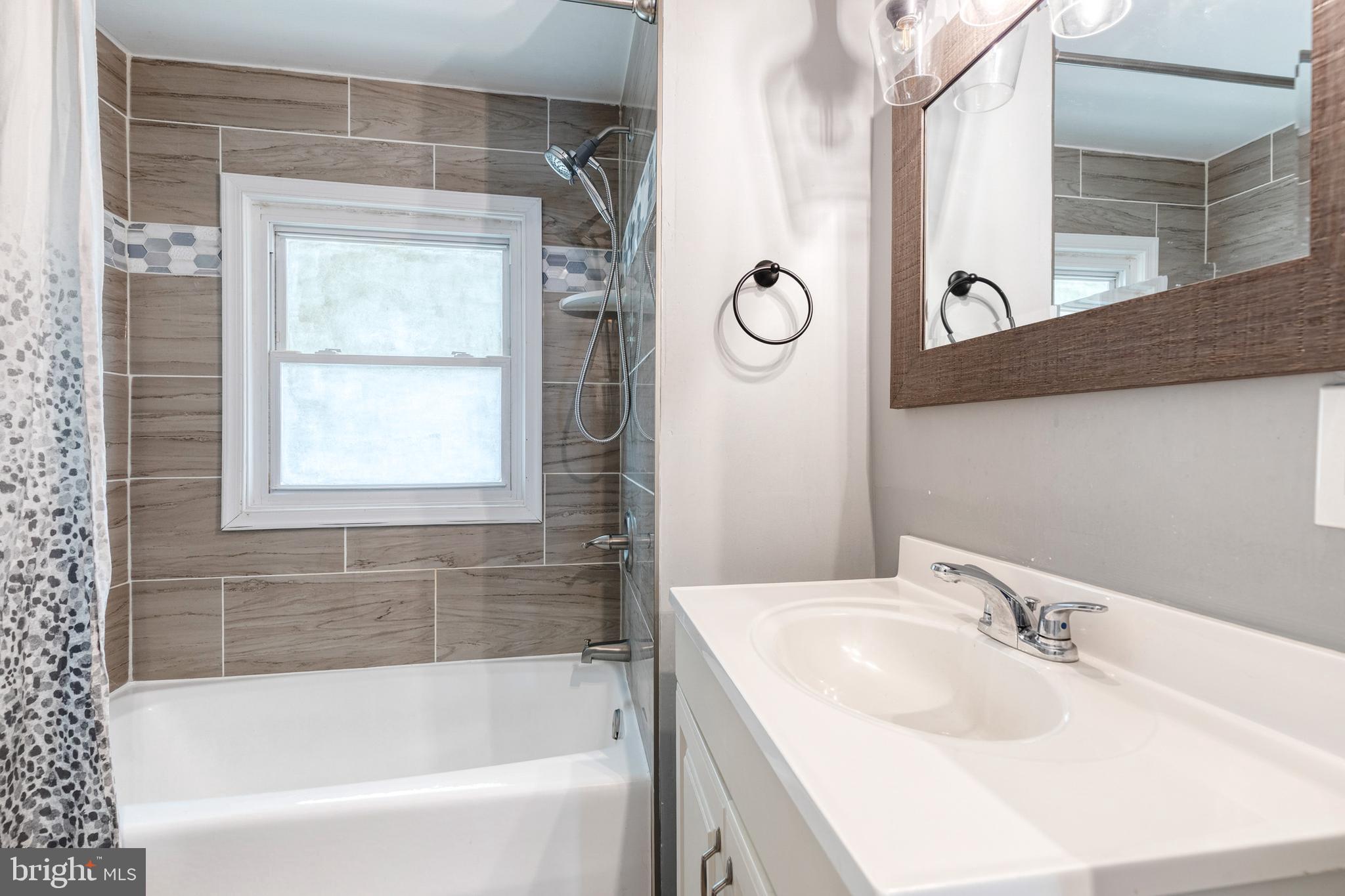 WYNNEWOOD - Residential