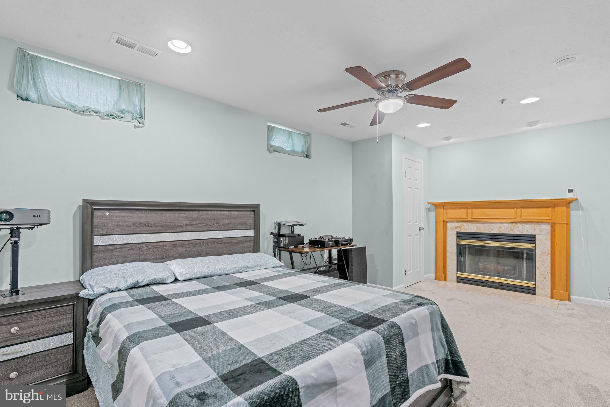 SADDLE CREEK - Residential