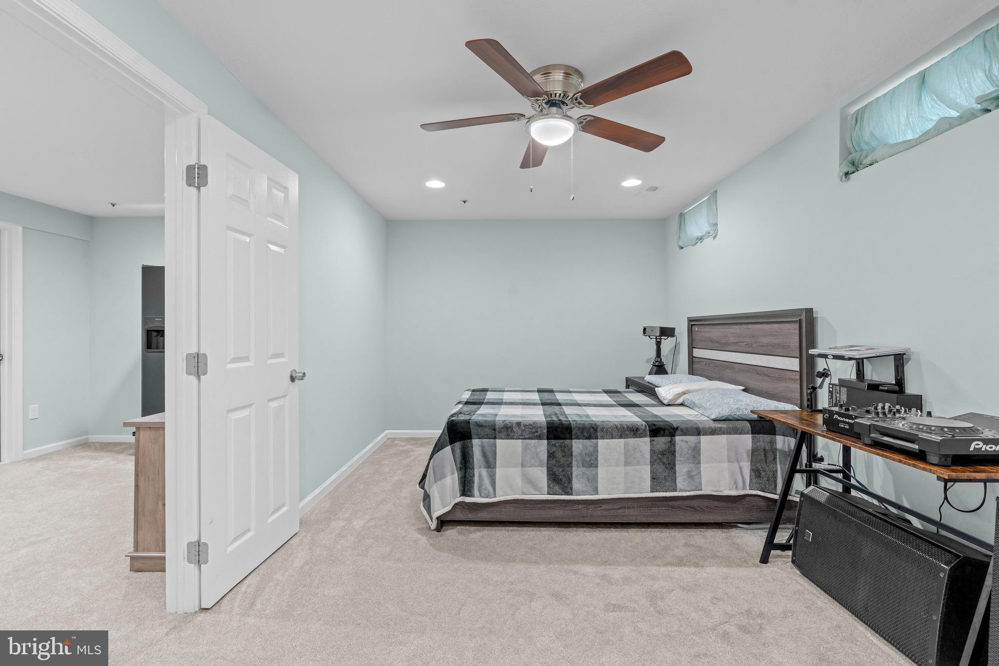 SADDLE CREEK - Residential