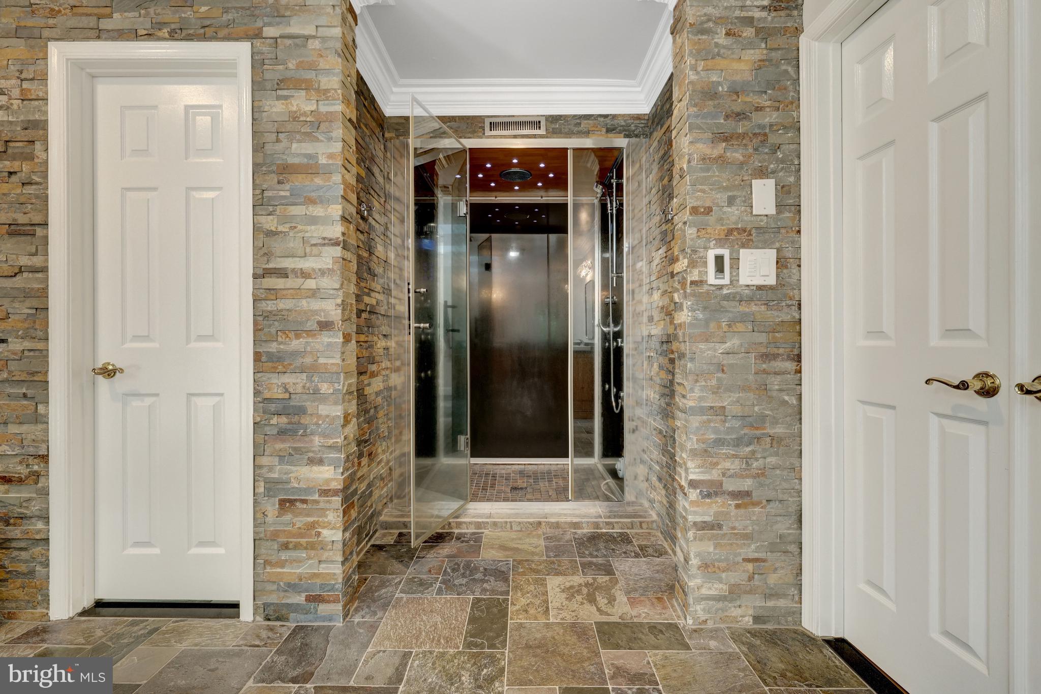KILLARNEY - Residential