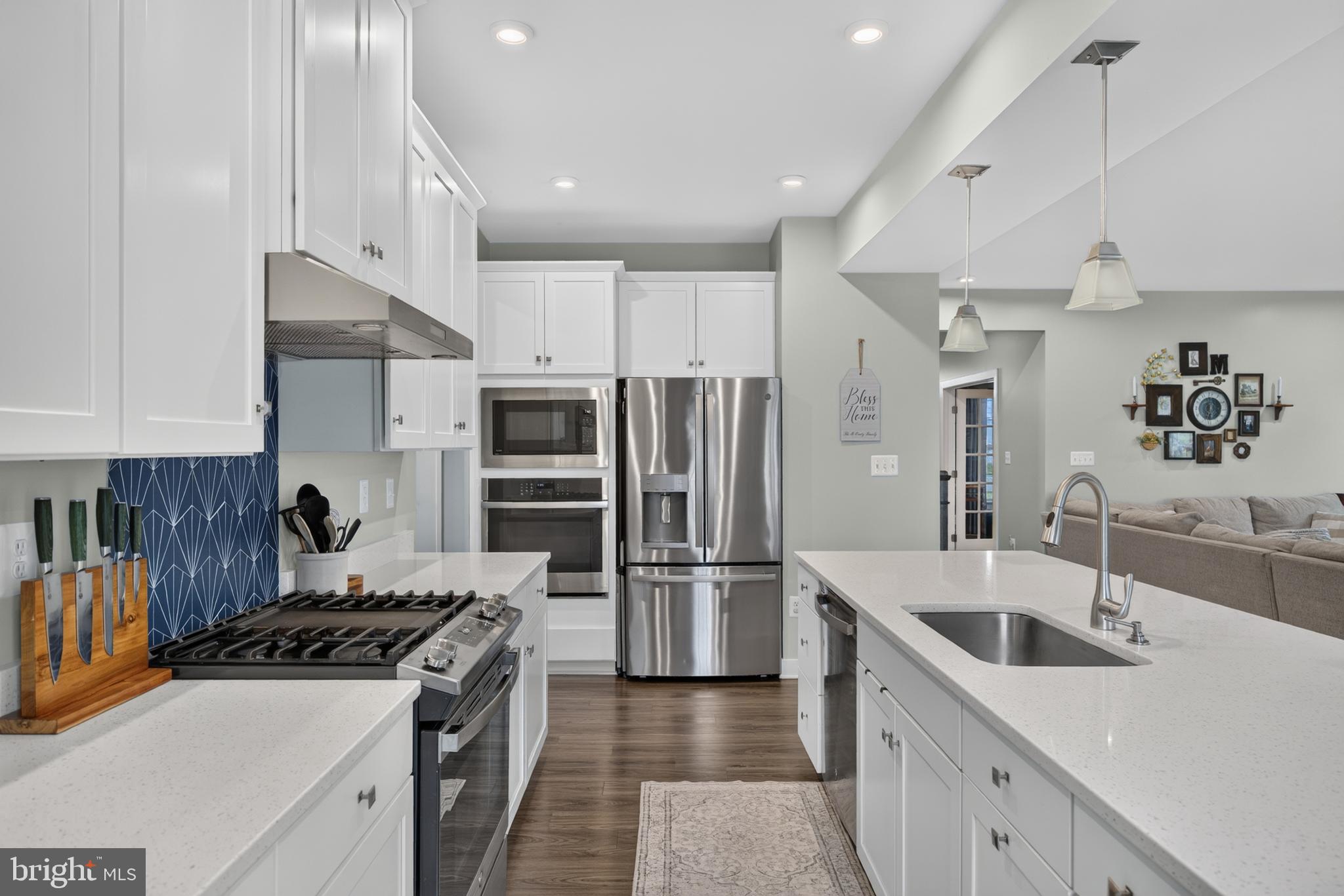 HIGH POINTE SOUTH - Residential
