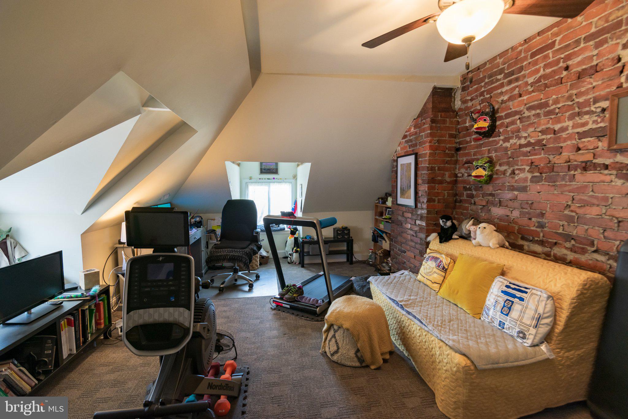 UNIVERSITY CITY - Residential