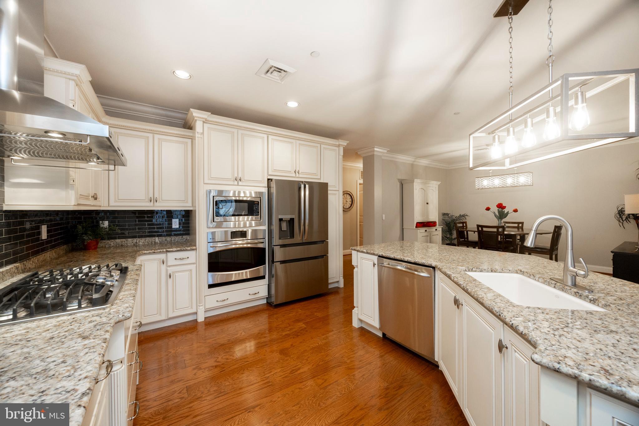 WELLINGTON EAGLEVIEW - Residential