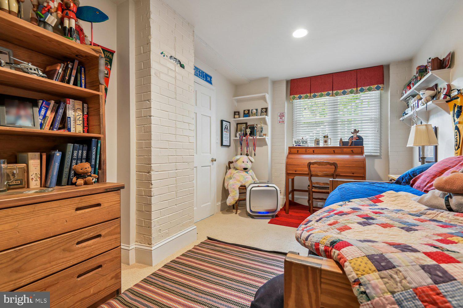 POPLAR HILL - Residential