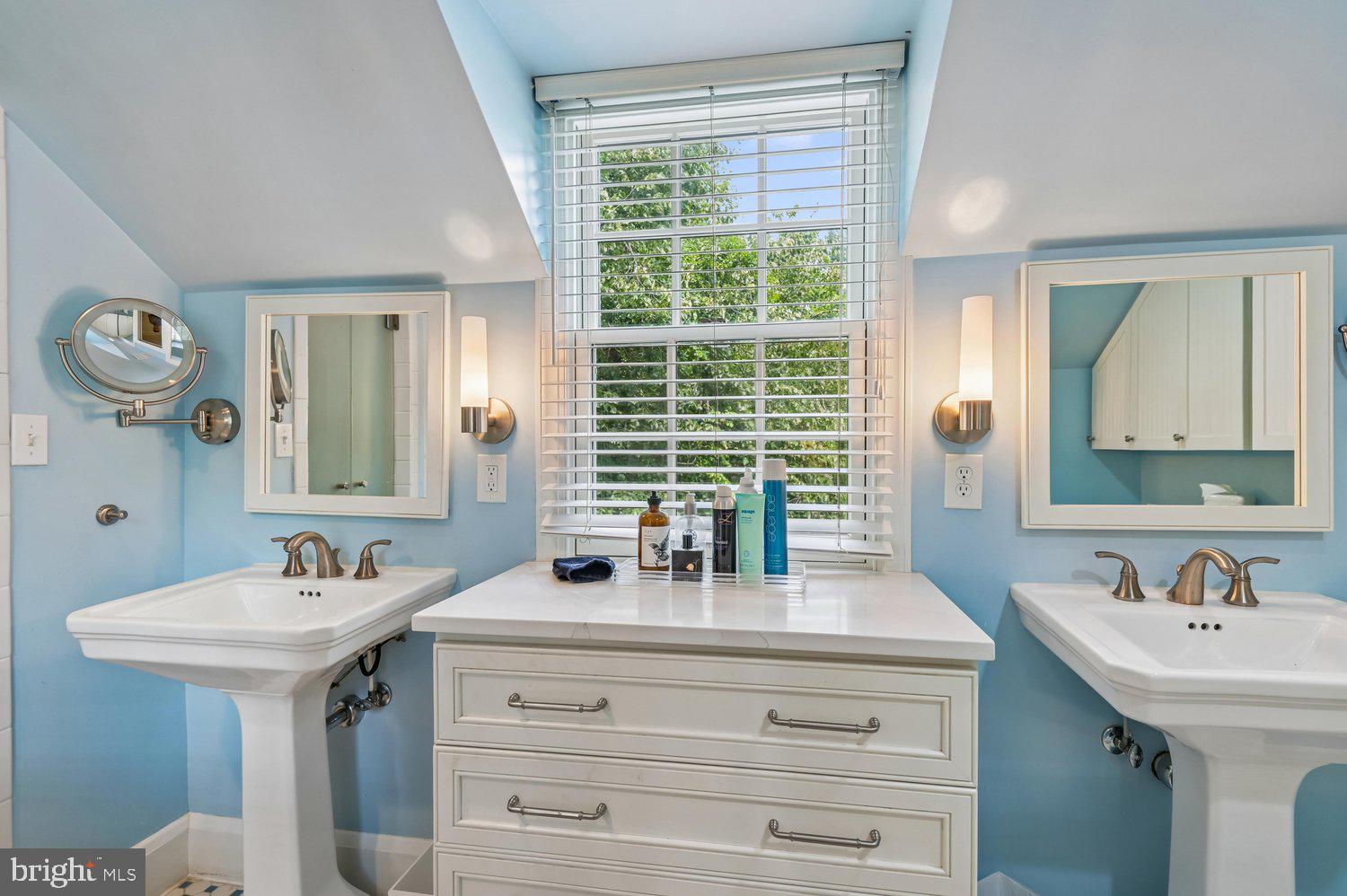 POPLAR HILL - Residential