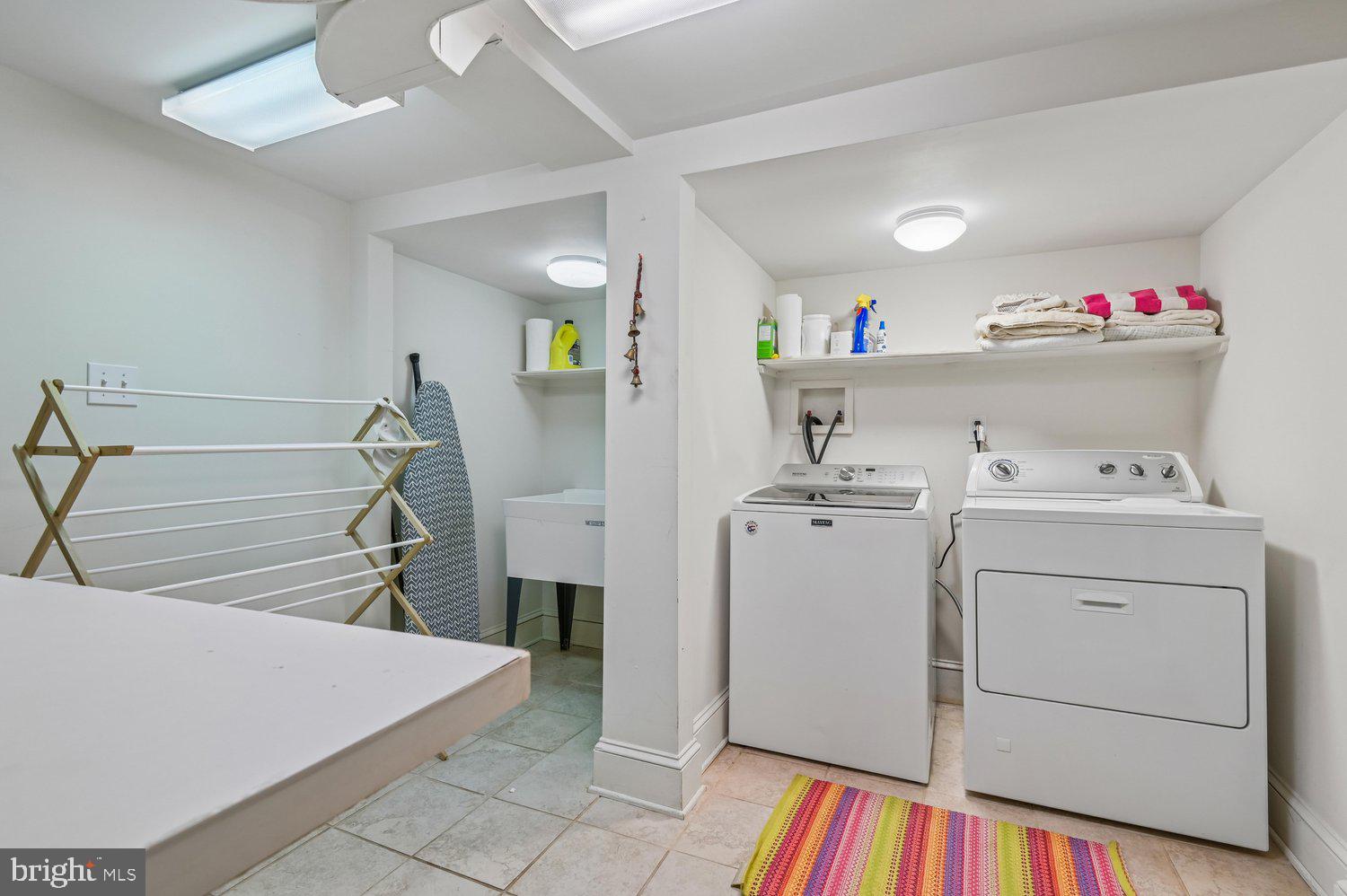 POPLAR HILL - Residential