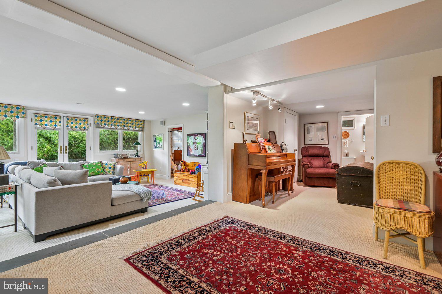 POPLAR HILL - Residential