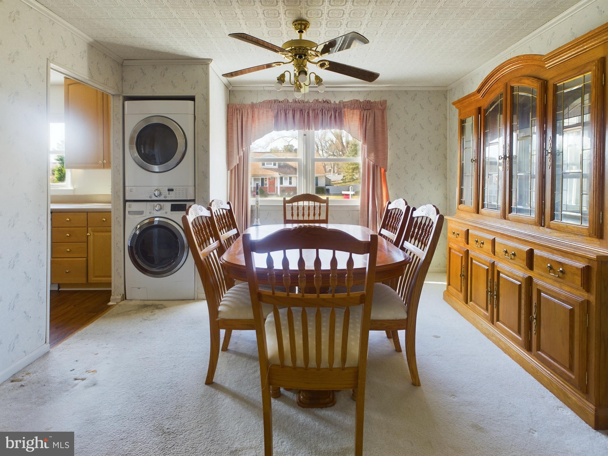 HALLMARK MANOR - Residential