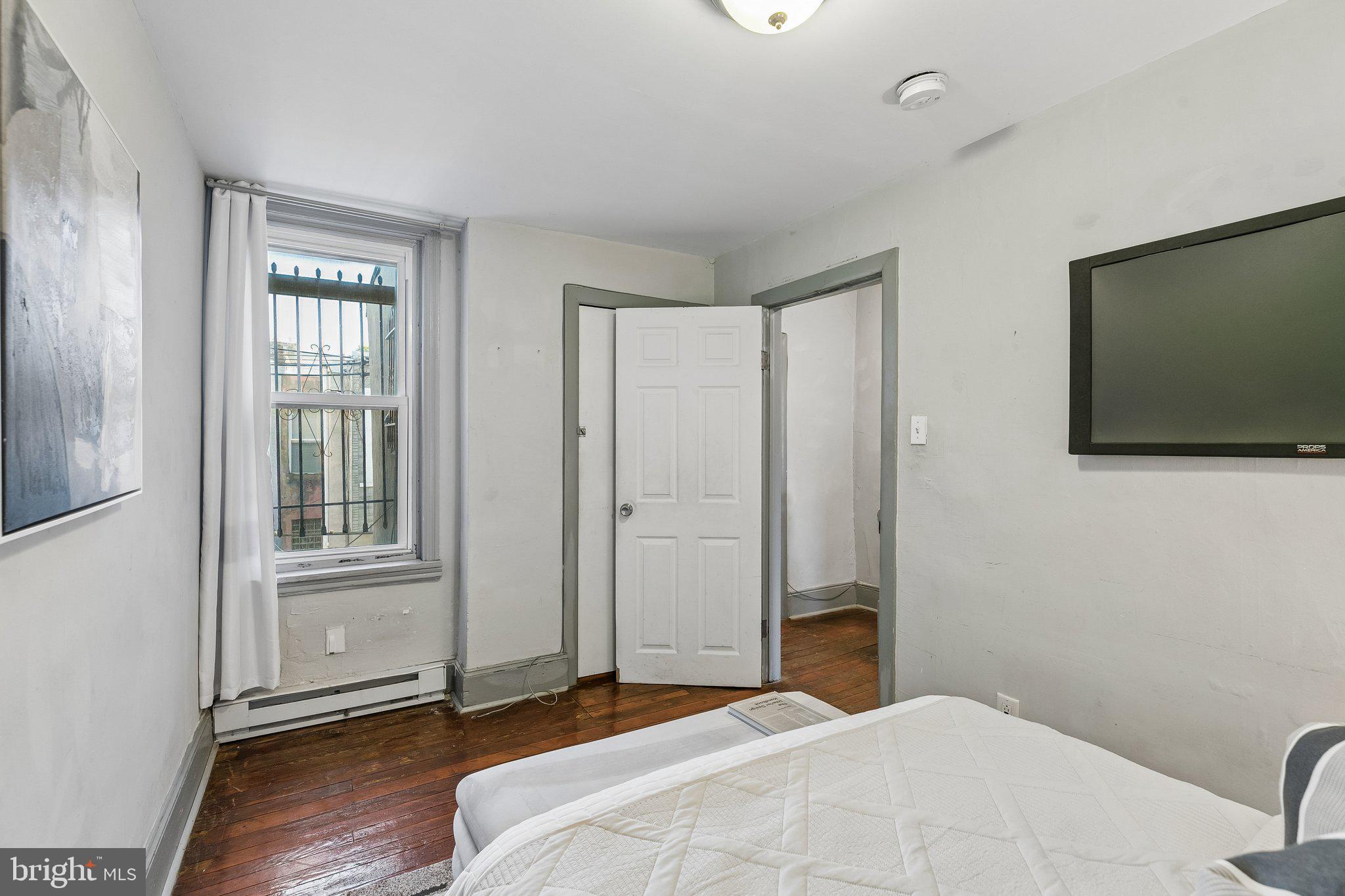 POINT BREEZE - Residential