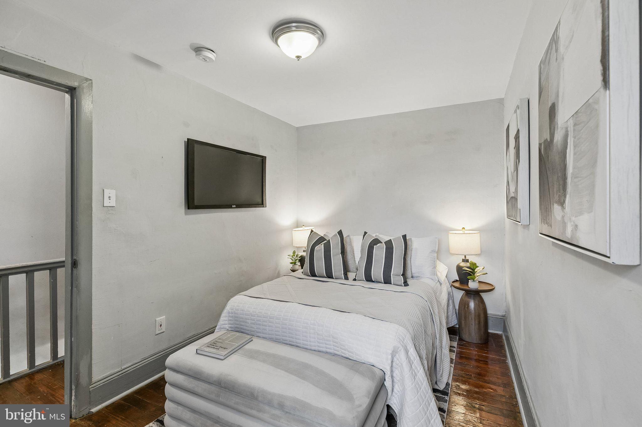 POINT BREEZE - Residential