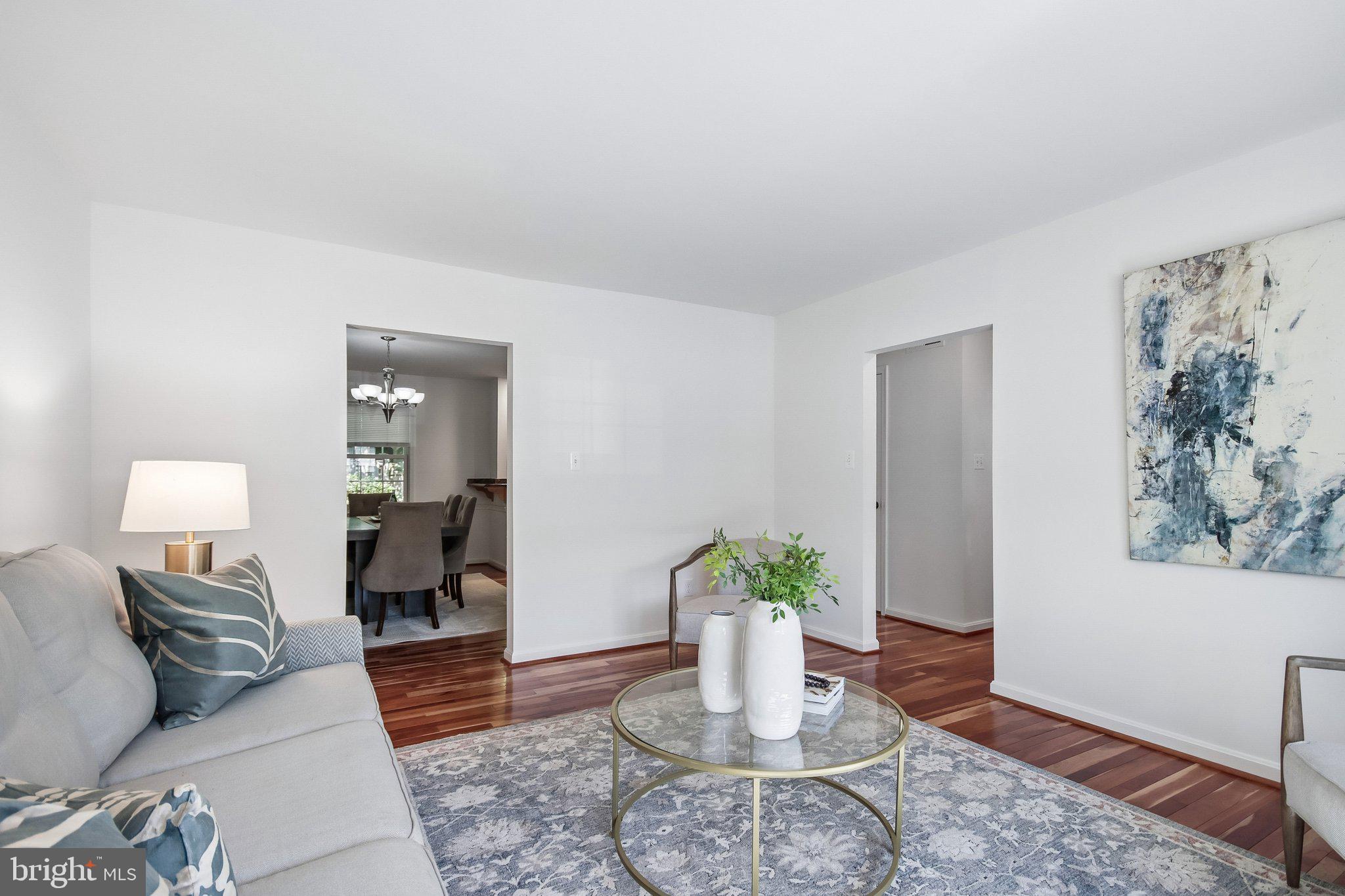 STRATHMEADE SQUARE - Residential