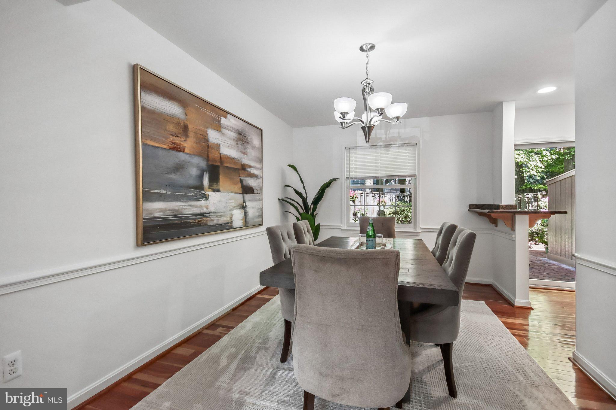 STRATHMEADE SQUARE - Residential